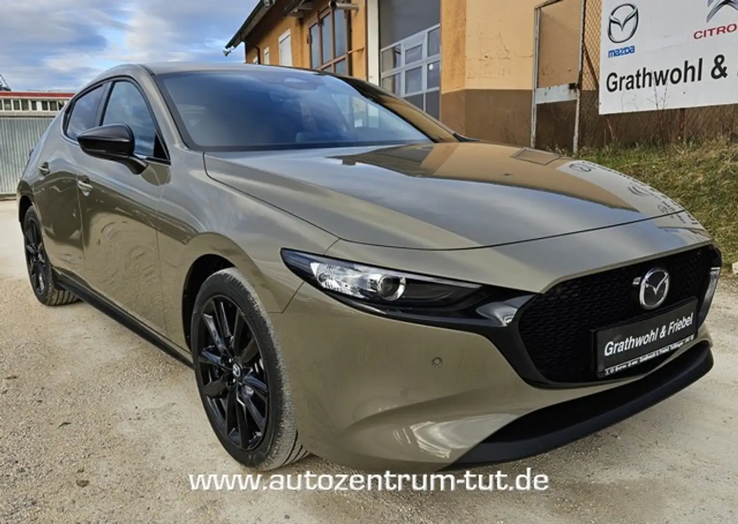 Mazda 3 2.0 e-SKYACTIV G 150 6AT Sondermodell Nagisa Бежевый  - 2