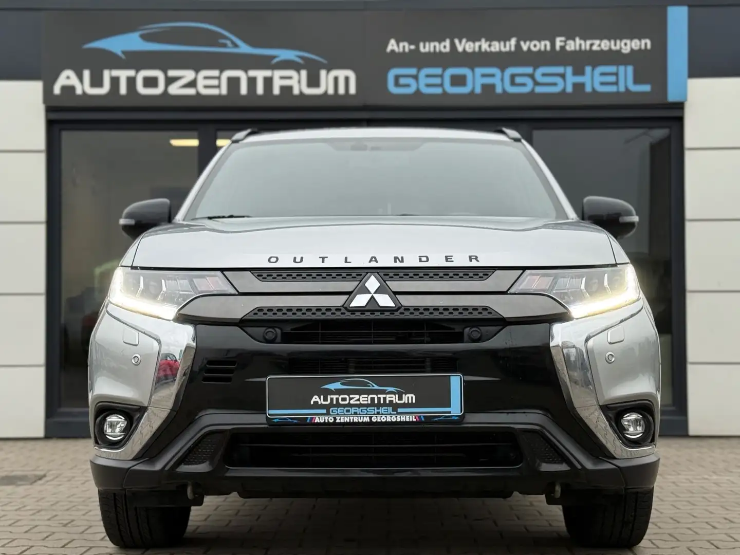 Mitsubishi Outlander Spirit+/LED/360°-Kamera/CarPlay/S-Heft Grau - 2