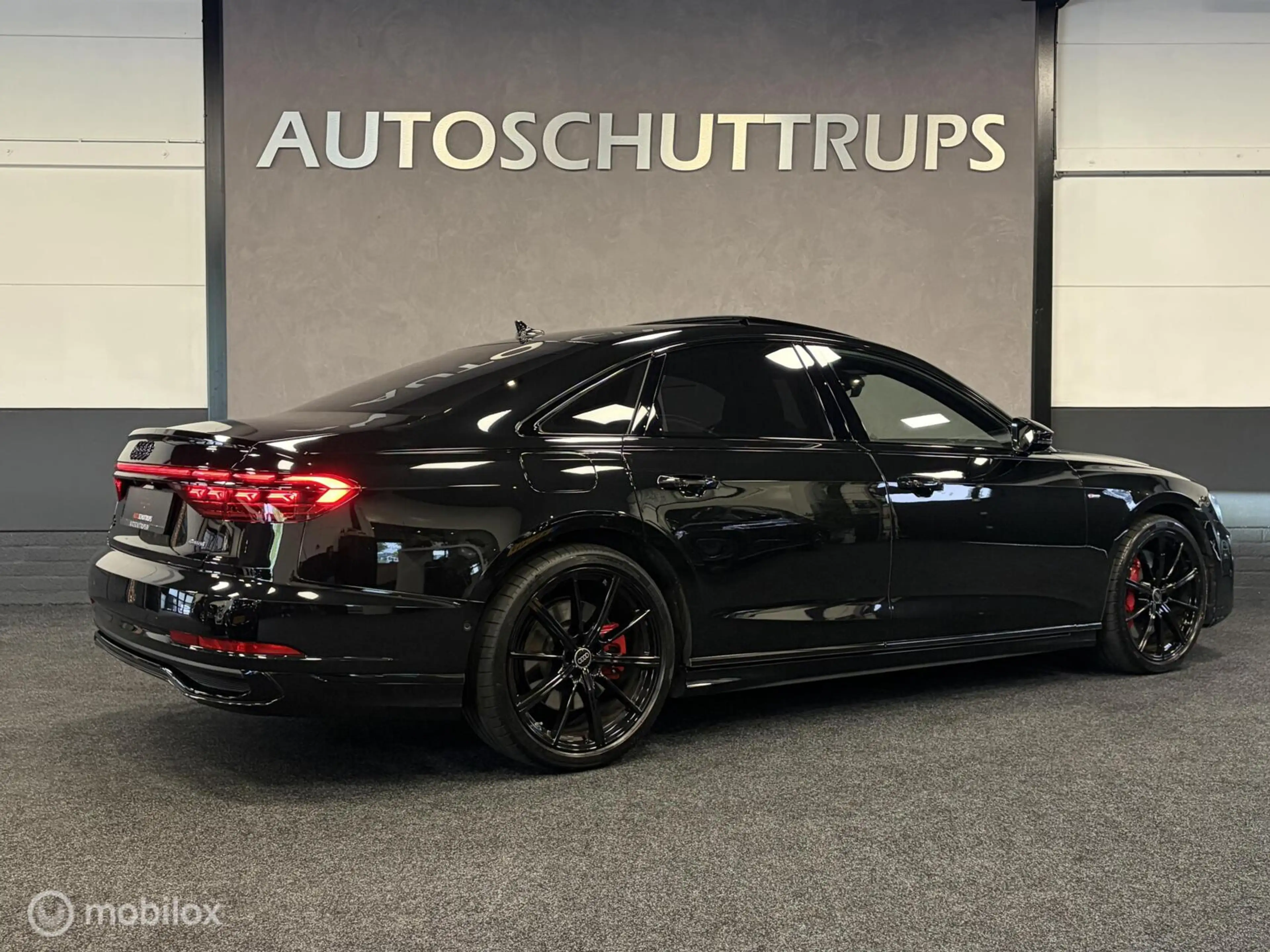 Audi A8 60 TFSI S-LINE V8 460 PK 4WS / BLACK OPTIC+ / MATR — photo 2