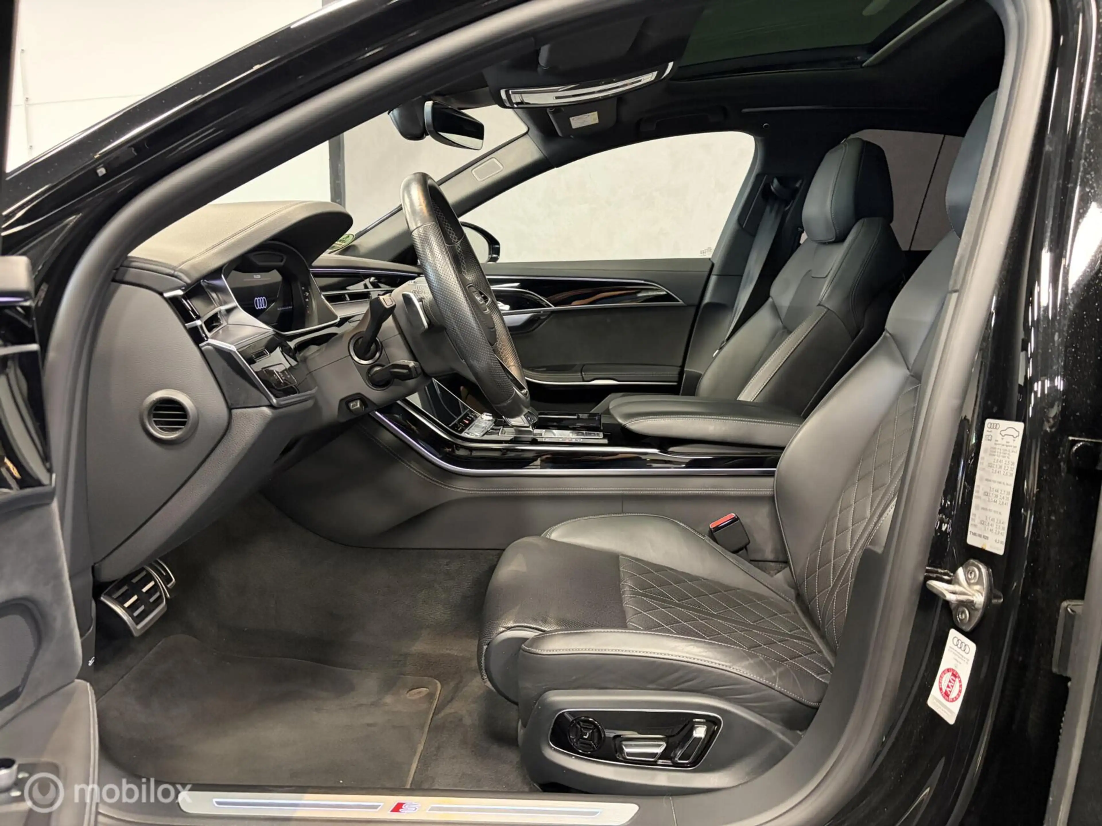 Audi A8 60 TFSI S-LINE V8 460 PK 4WS / BLACK OPTIC+ / MATR — photo 12