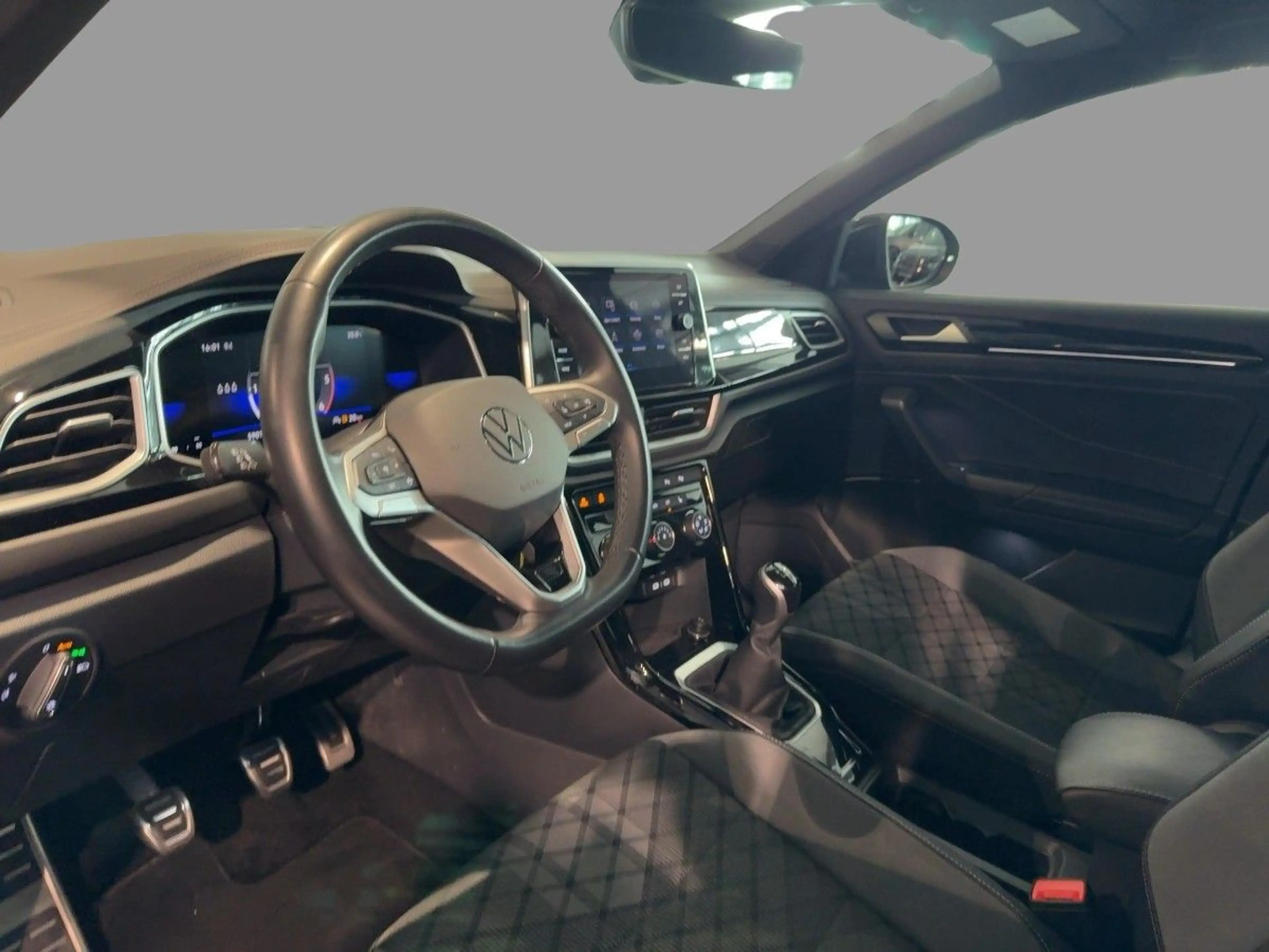 Volkswagen T-Roc 2.0TDI R-Line App-Connect LED PDC I-Cockpi — photo 7
