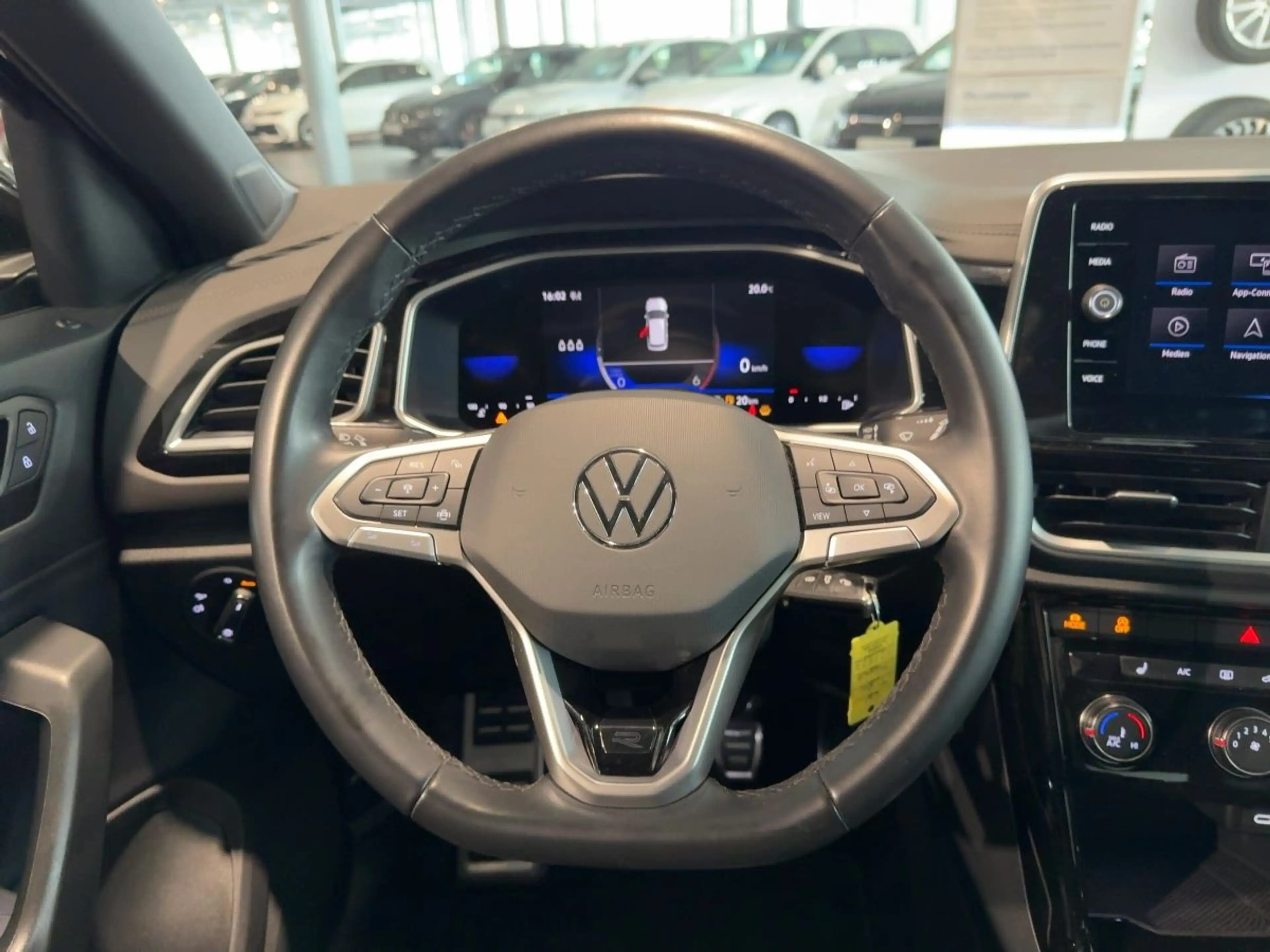 Volkswagen T-Roc 2.0TDI R-Line App-Connect LED PDC I-Cockpi — photo 10