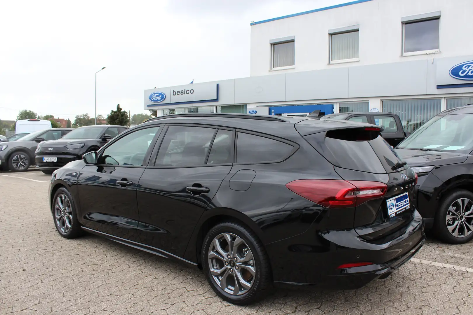 Ford Focus ST-Line X 1,5EcoBlue*Automatik*Werkswagen*ACC*AHK* Schwarz - 2