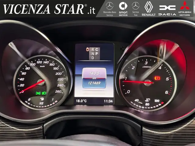 Mercedes-Benz V-Class view 9