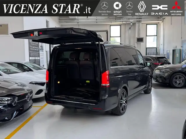 Mercedes-Benz V-Class view 14
