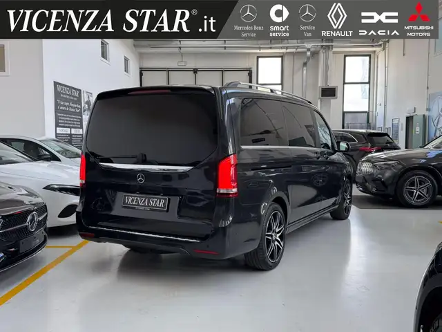 Mercedes-Benz V-Class view 3