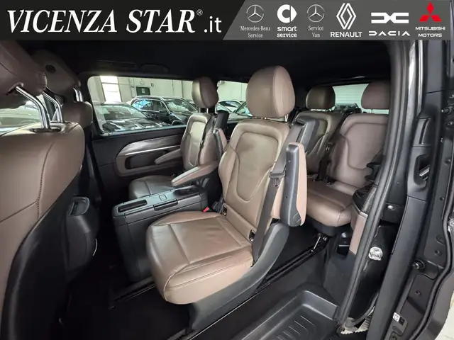 Mercedes-Benz V-Class view 7