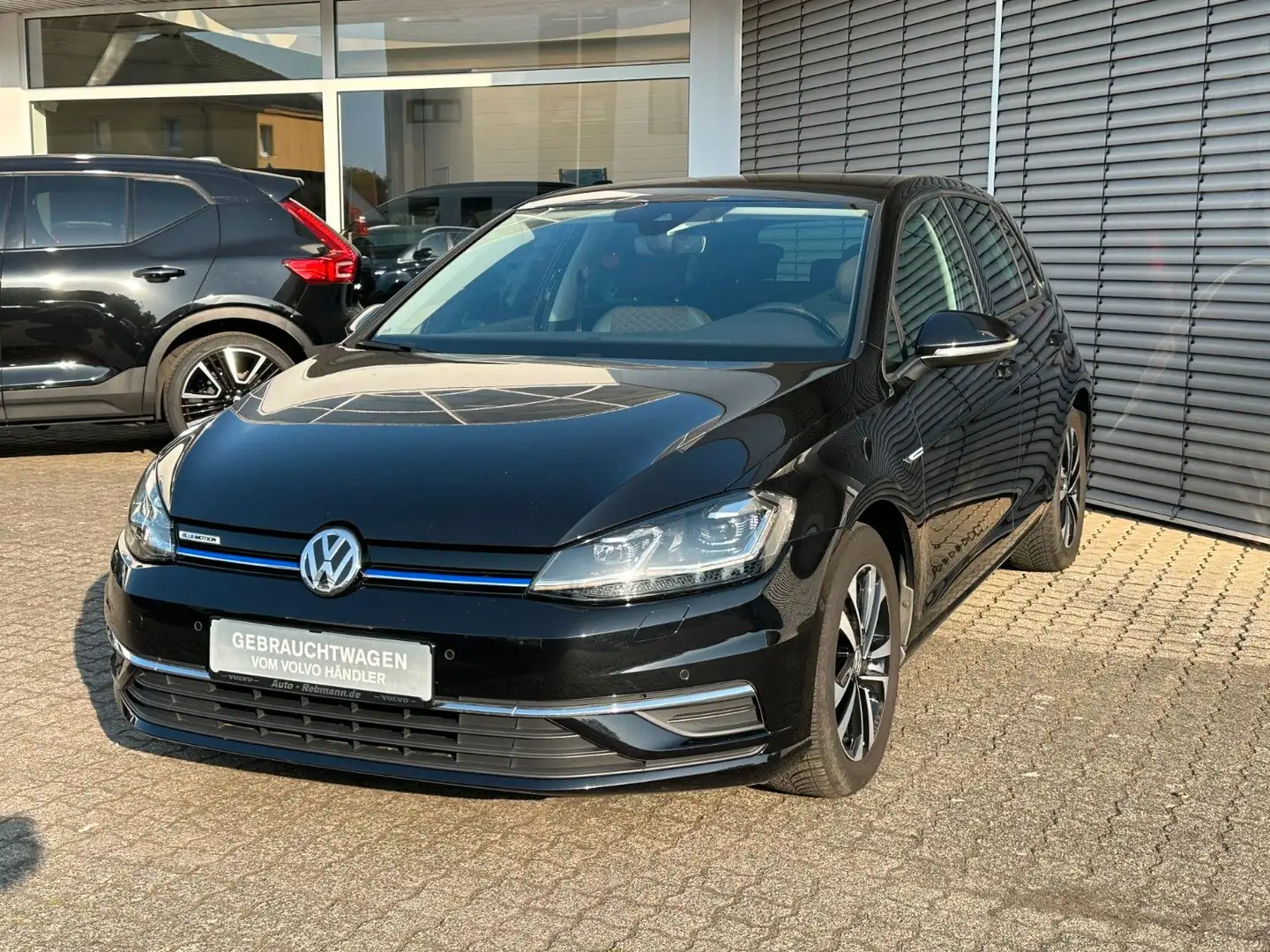 Volkswagen Golf VII LED*Standh*AHK*Navi* Schwarz - 2