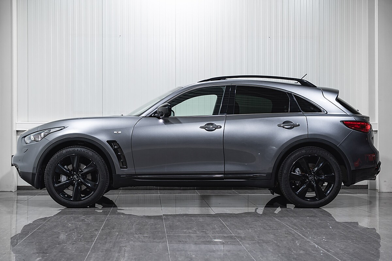 Infiniti QX70 S Design 3.0d Aut. | Scheckheft | 21" Sommer & ... — photo 6