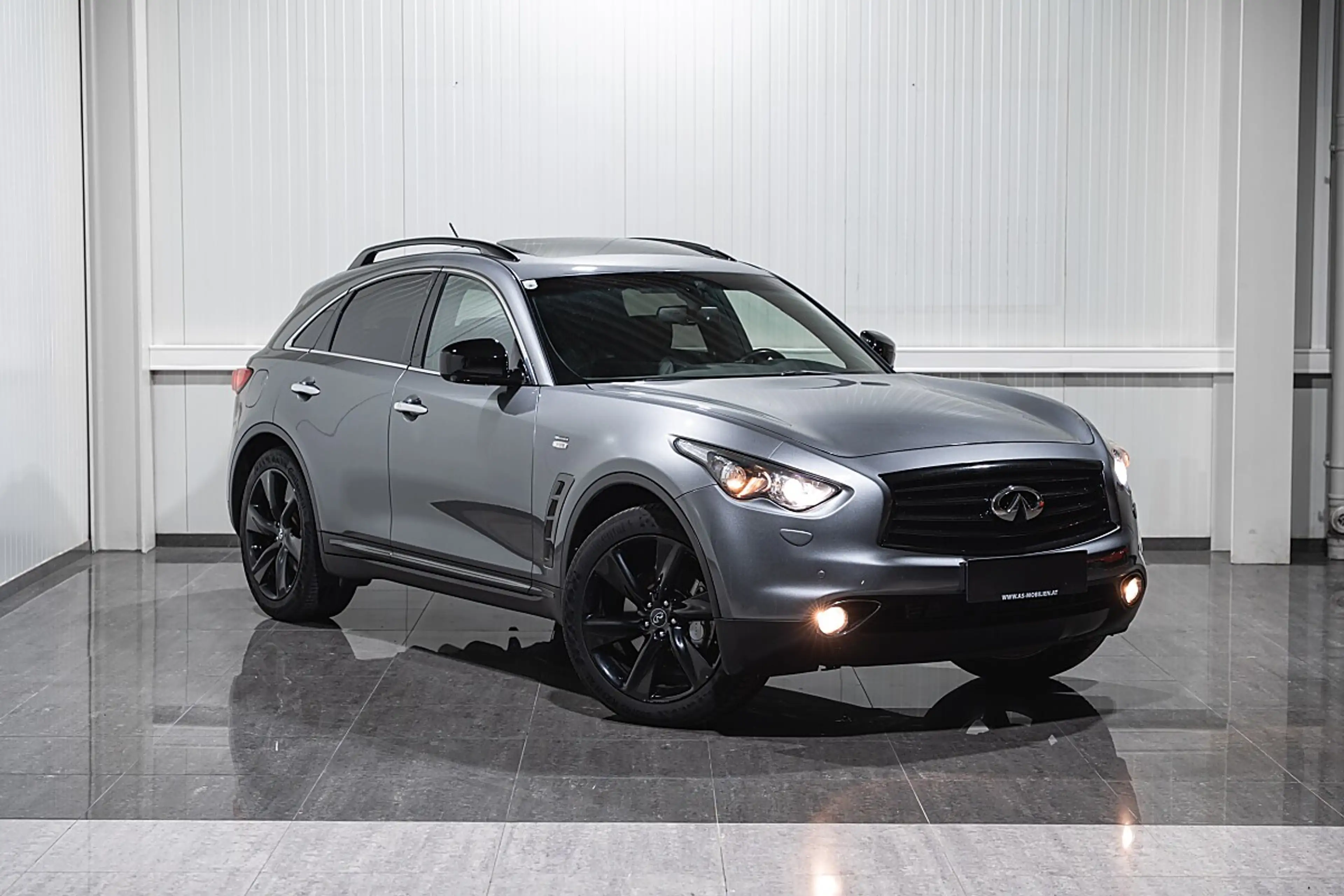 Infiniti QX70 S Design 3.0d Aut. | Scheckheft | 21" Sommer & ... — photo 4