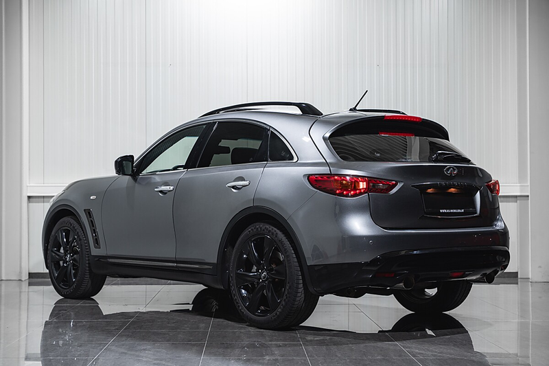 Infiniti QX70 S Design 3.0d Aut. | Scheckheft | 21" Sommer & ... — photo 12