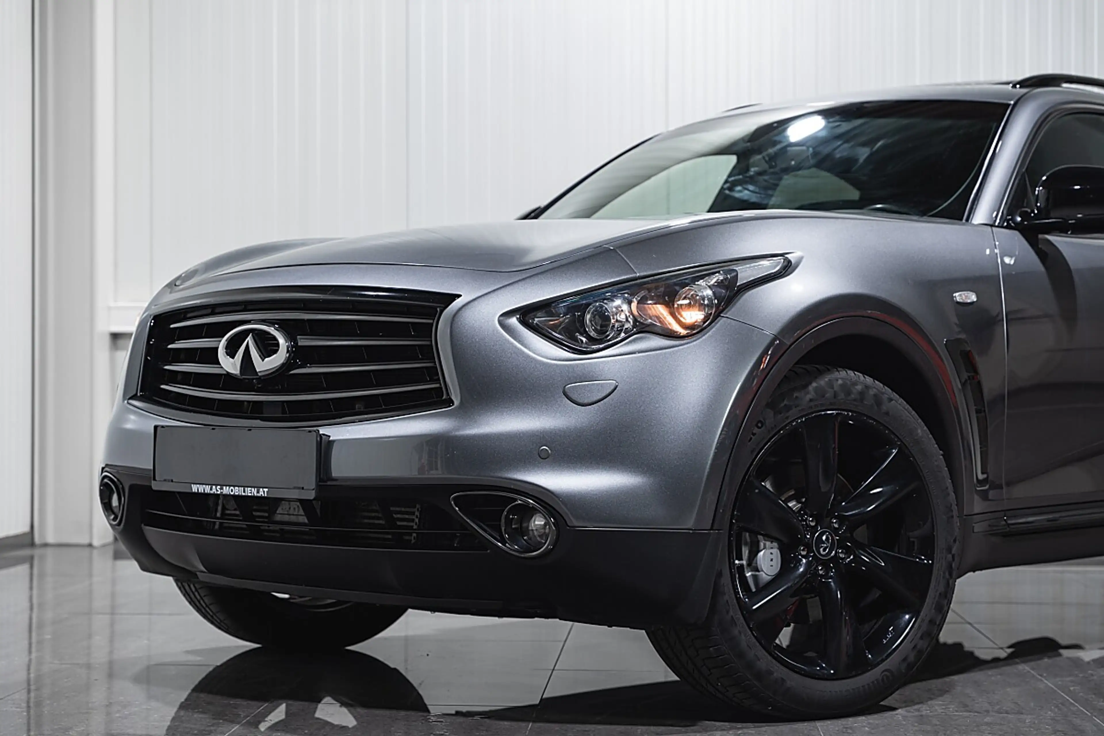 Infiniti QX70 S Design 3.0d Aut. | Scheckheft | 21" Sommer & ... — photo 9
