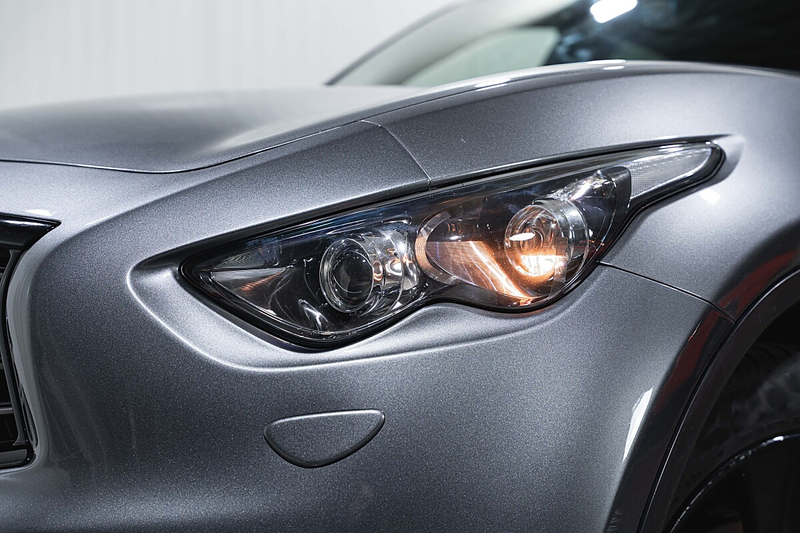 Infiniti QX70 S Design 3.0d Aut. | Scheckheft | 21" Sommer & ... — photo 8