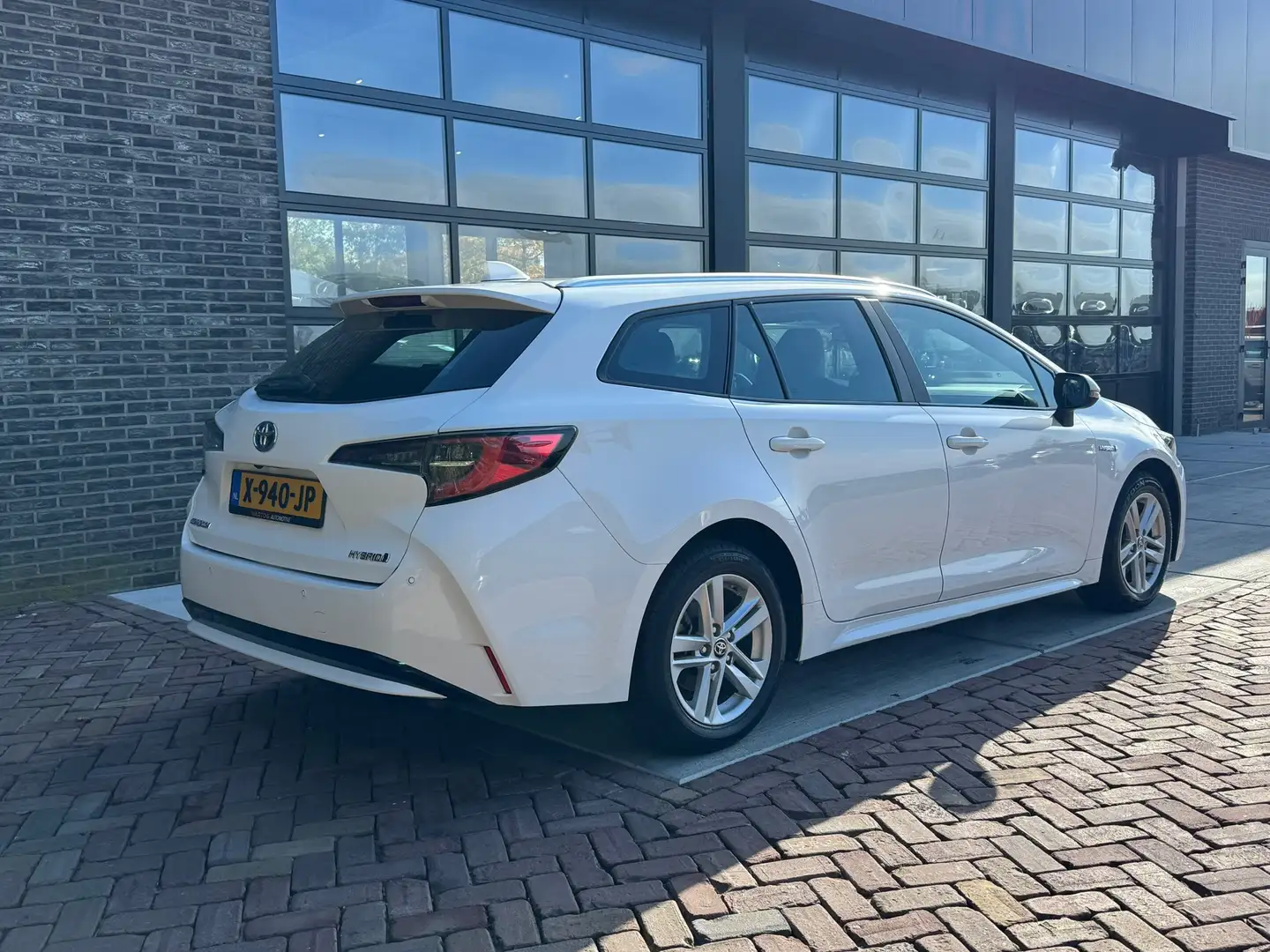 Toyota Corolla Touring Sports 1.8 Hybrid Active |Stoelver | Navi Wit - 2