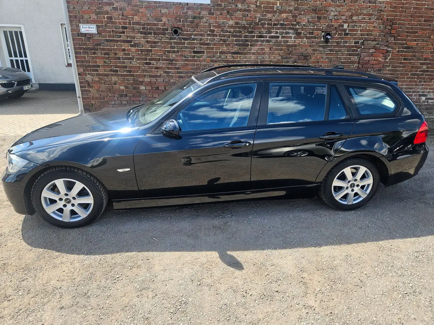 BMW 320 Baureihe 3 Touring 320i Tüv Neu Zwart - 2