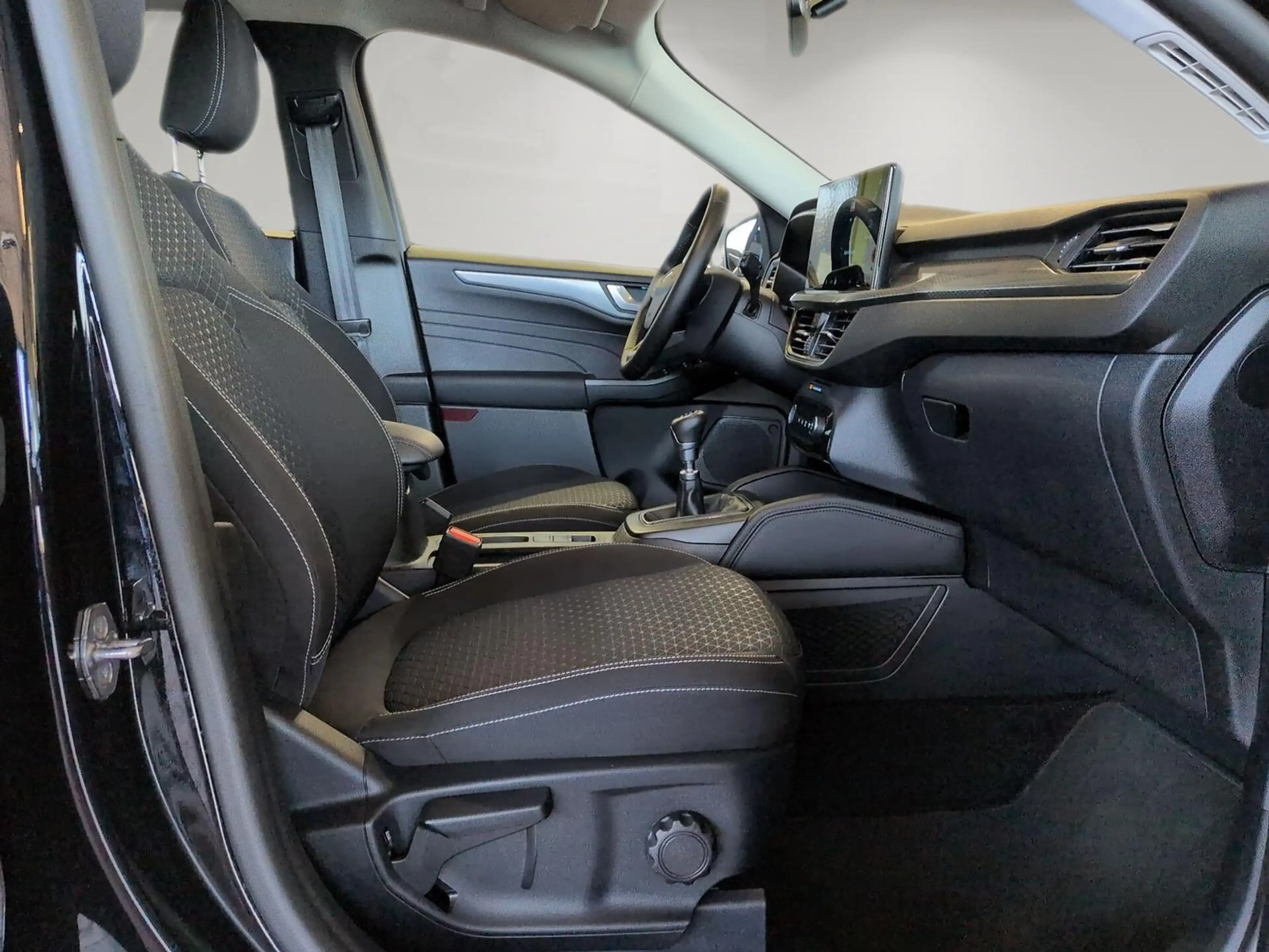 Ford Kuga Titanium 1.5L / Head-up-Display / LED — photo 14