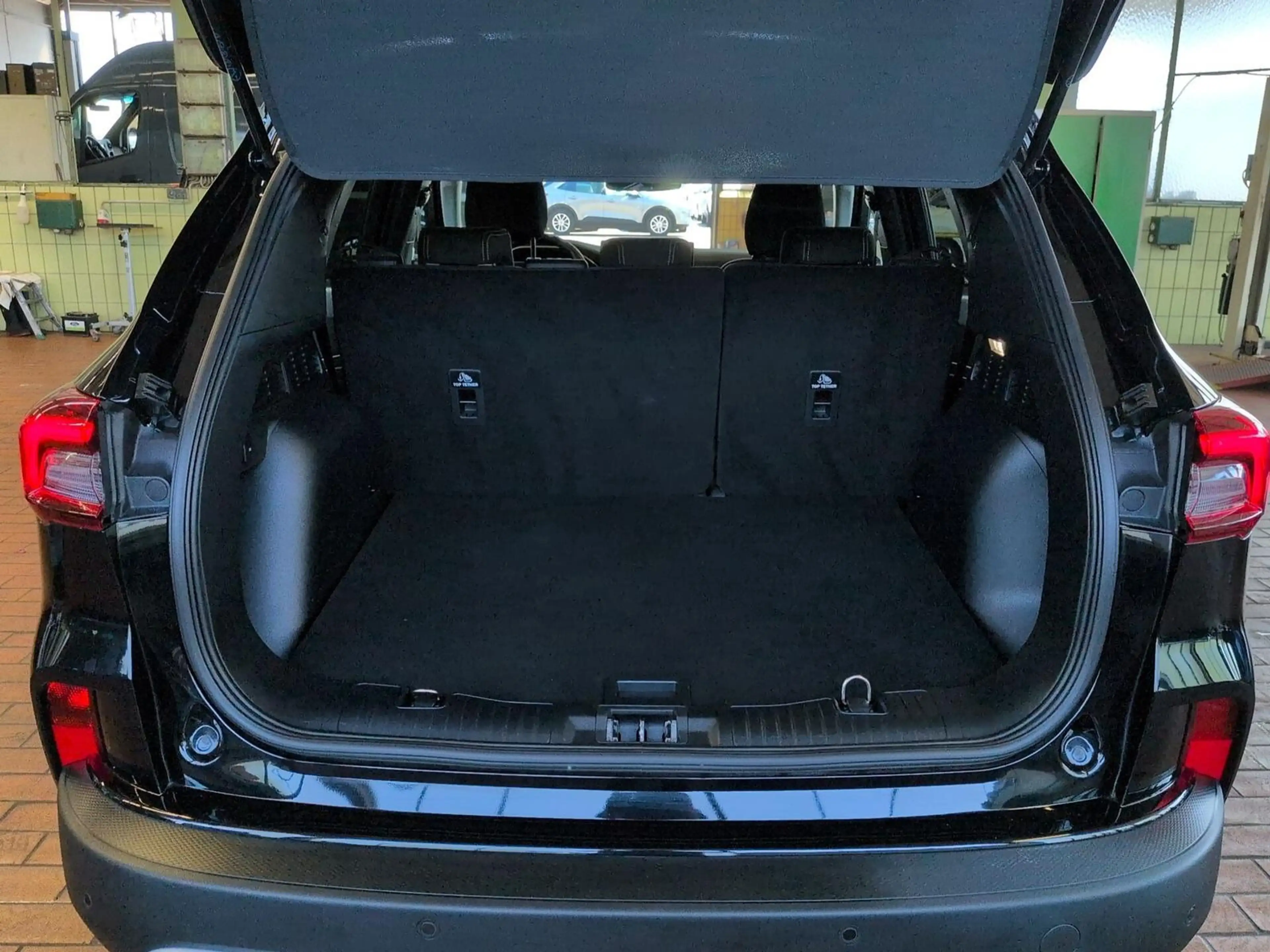 Ford Kuga Titanium 1.5L / Head-up-Display / LED — photo 12