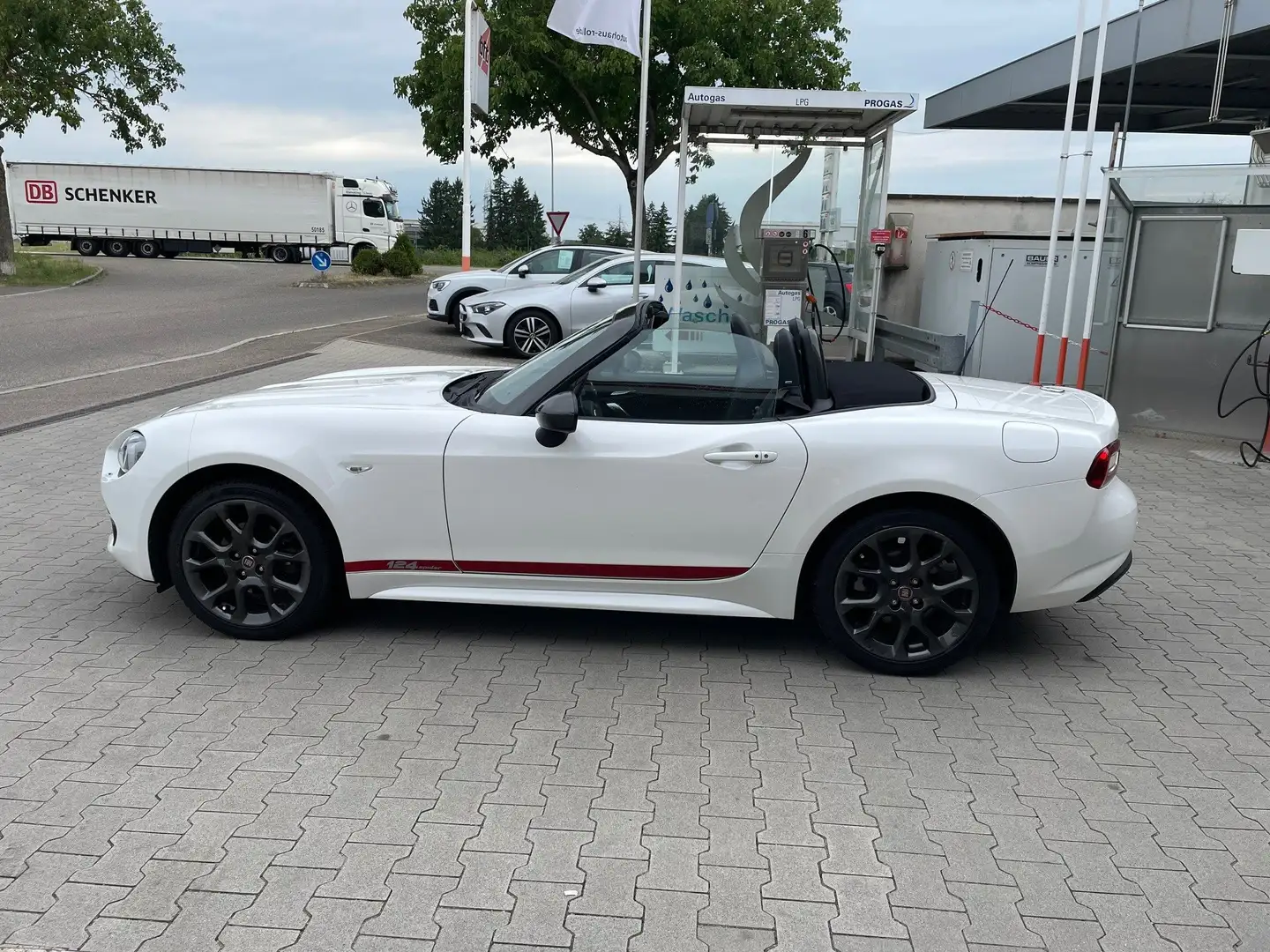 Fiat 124 Spider Lusso Automatik Alb - 2
