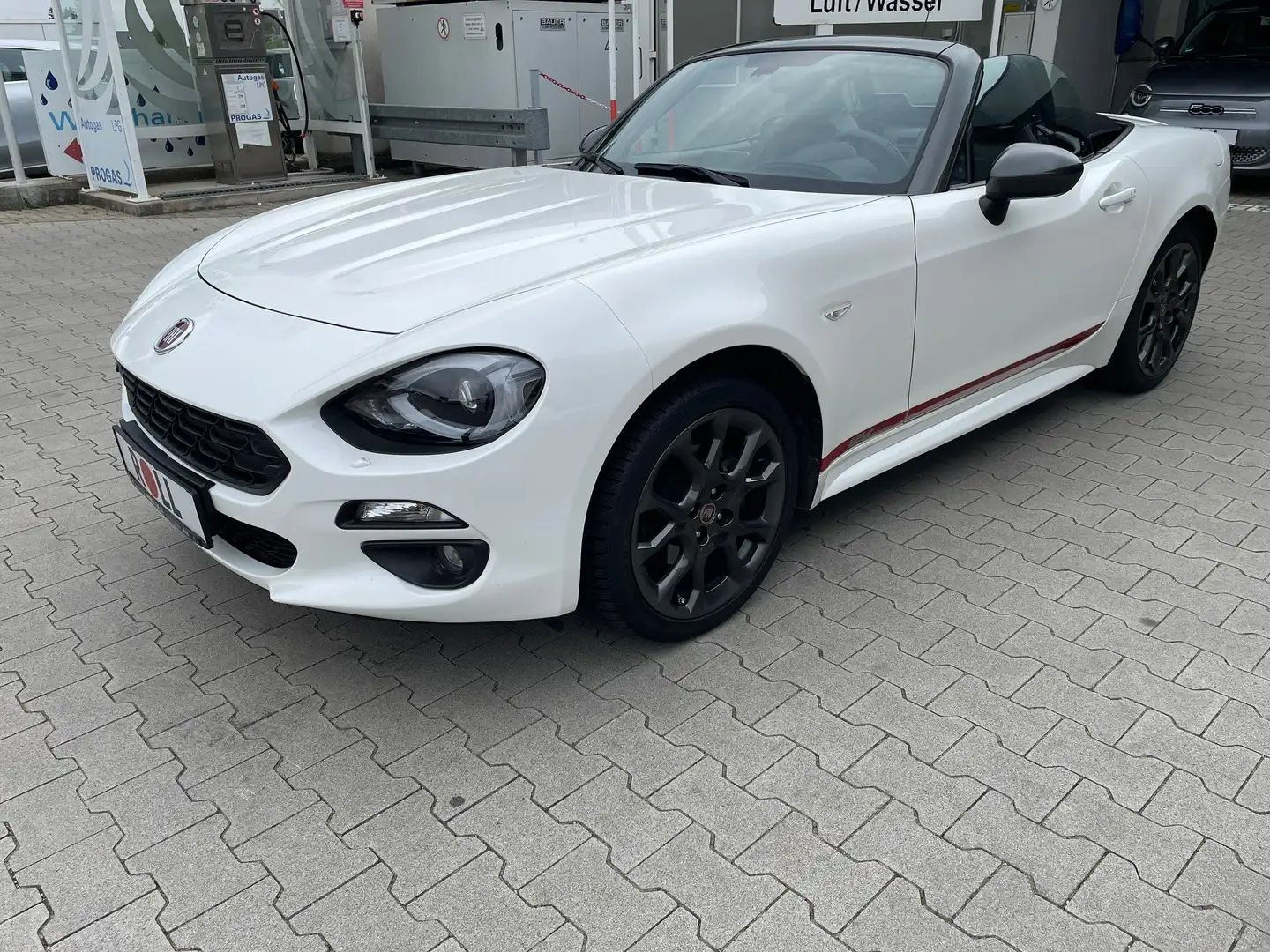 Fiat 124 Spider Lusso Automatik Alb - 1