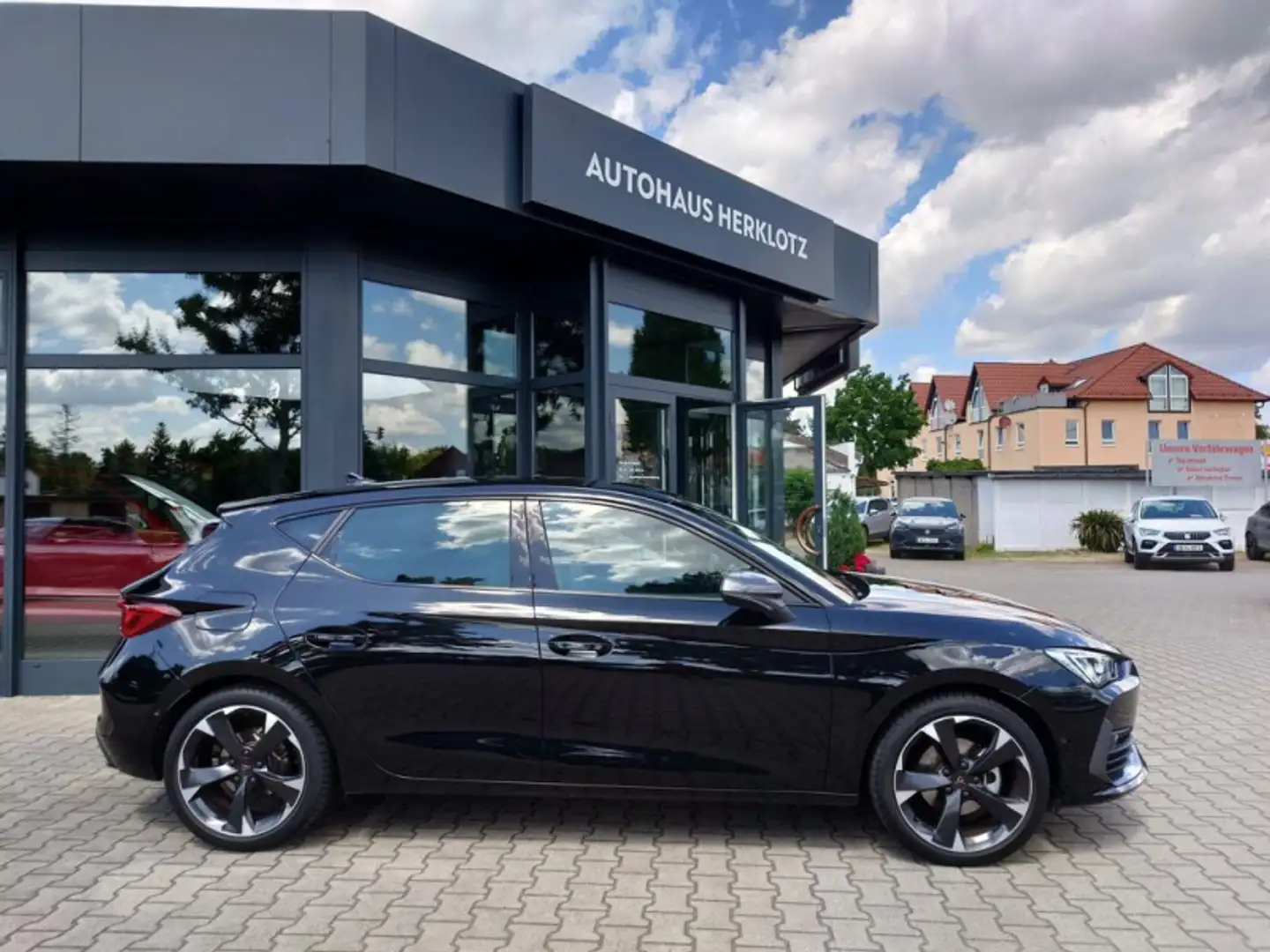 CUPRA Leon LEON 1.5 eTSI 110 kW / 150 PS DSG AUTOMATIK (GW-54 Noir - 2