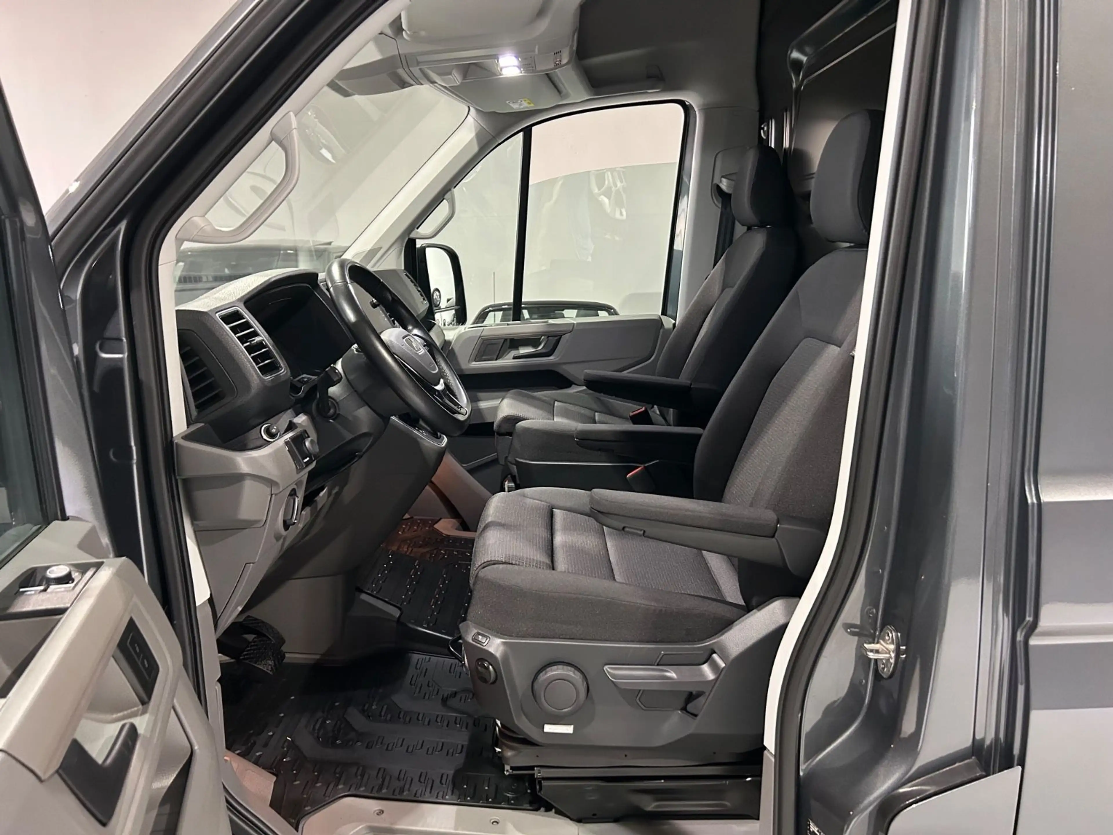 Volkswagen Crafter TGE 3.180 4x4 Kasten L3 H3 lang — photo 15