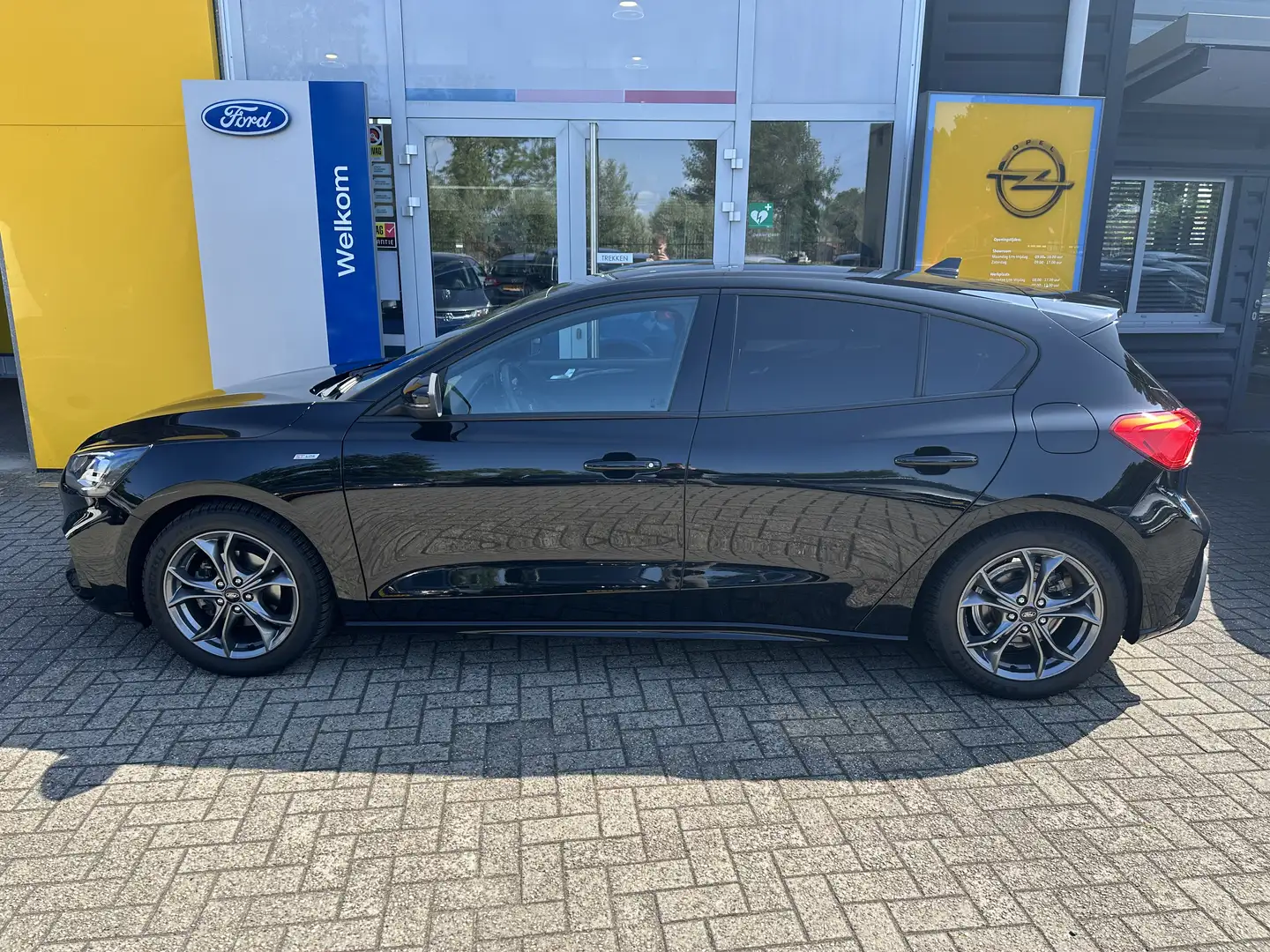 Ford Focus 1.0 125PK ST Line | STOEL-, STUUR- EN VOORRUITVERW Zwart - 2
