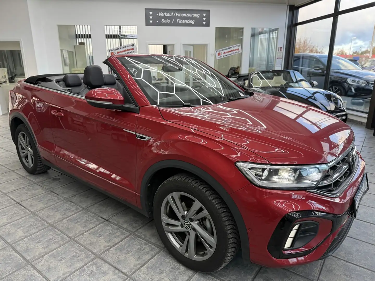Volkswagen T-Roc Cabrio 1.5 TSI R-Line, DSG, LED, Leder Rot - 2