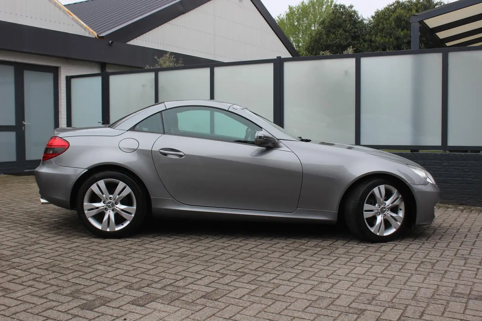 Mercedes-Benz SLK 200 K. Prestige Plus Facelift, Airscarf, PDC, Cruise C Grijs - 2