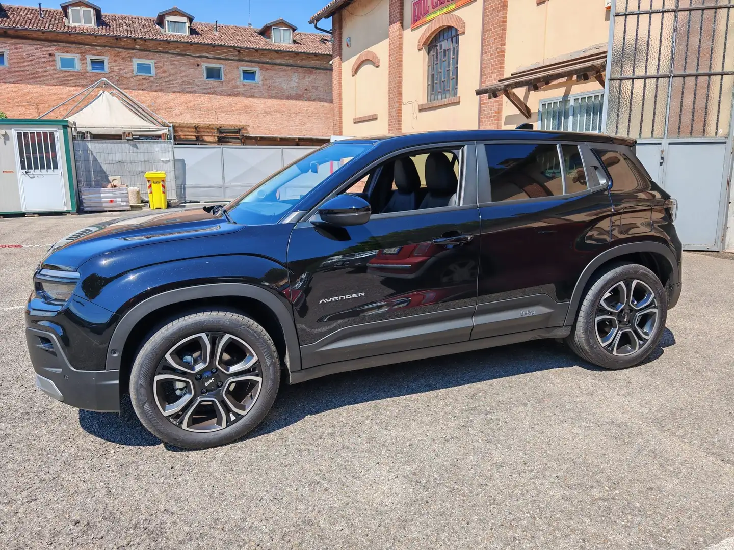 Jeep Avenger Avenger 1.2 turbo Summit fwd 100cv Schwarz - 1