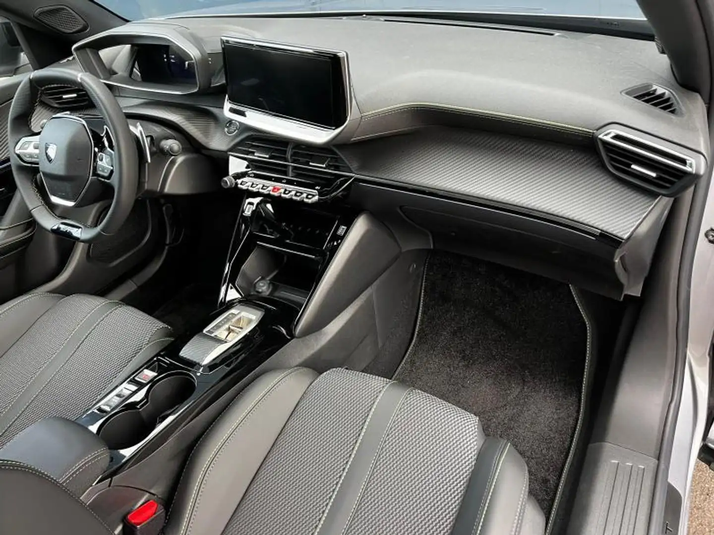 Peugeot 2008 GT / MHEV / E-DSC6 Grijs - 2