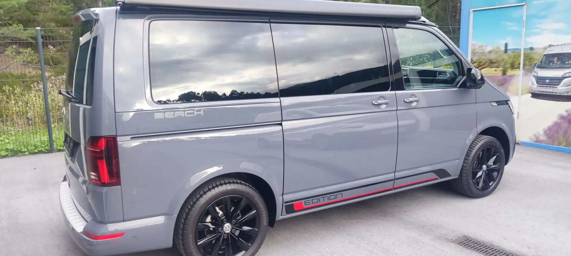 Volkswagen T6.1 California Grau - 1