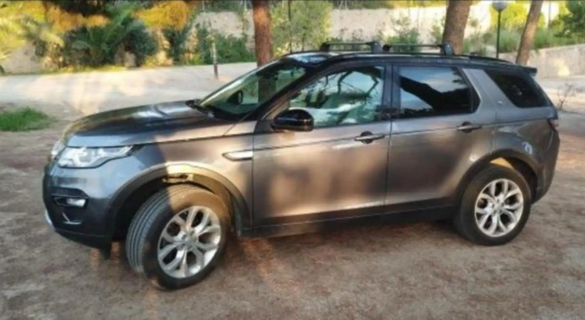 Land Rover Discovery Sport Discovery Sport 2.0TD4 HSE 7pl. 4x4 Aut. 180 HSE Plateado - 1