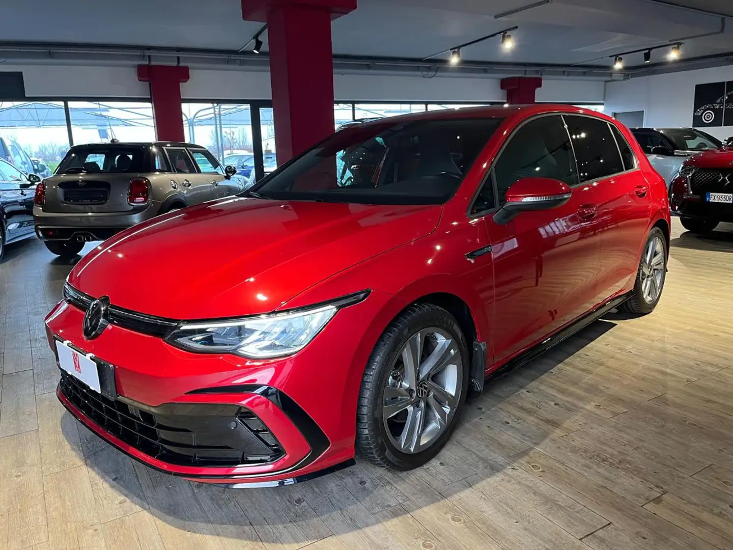 Volkswagen Golf 1.5 eTSI 150 CV EVO ACT DSG R-Line Rosso - 1