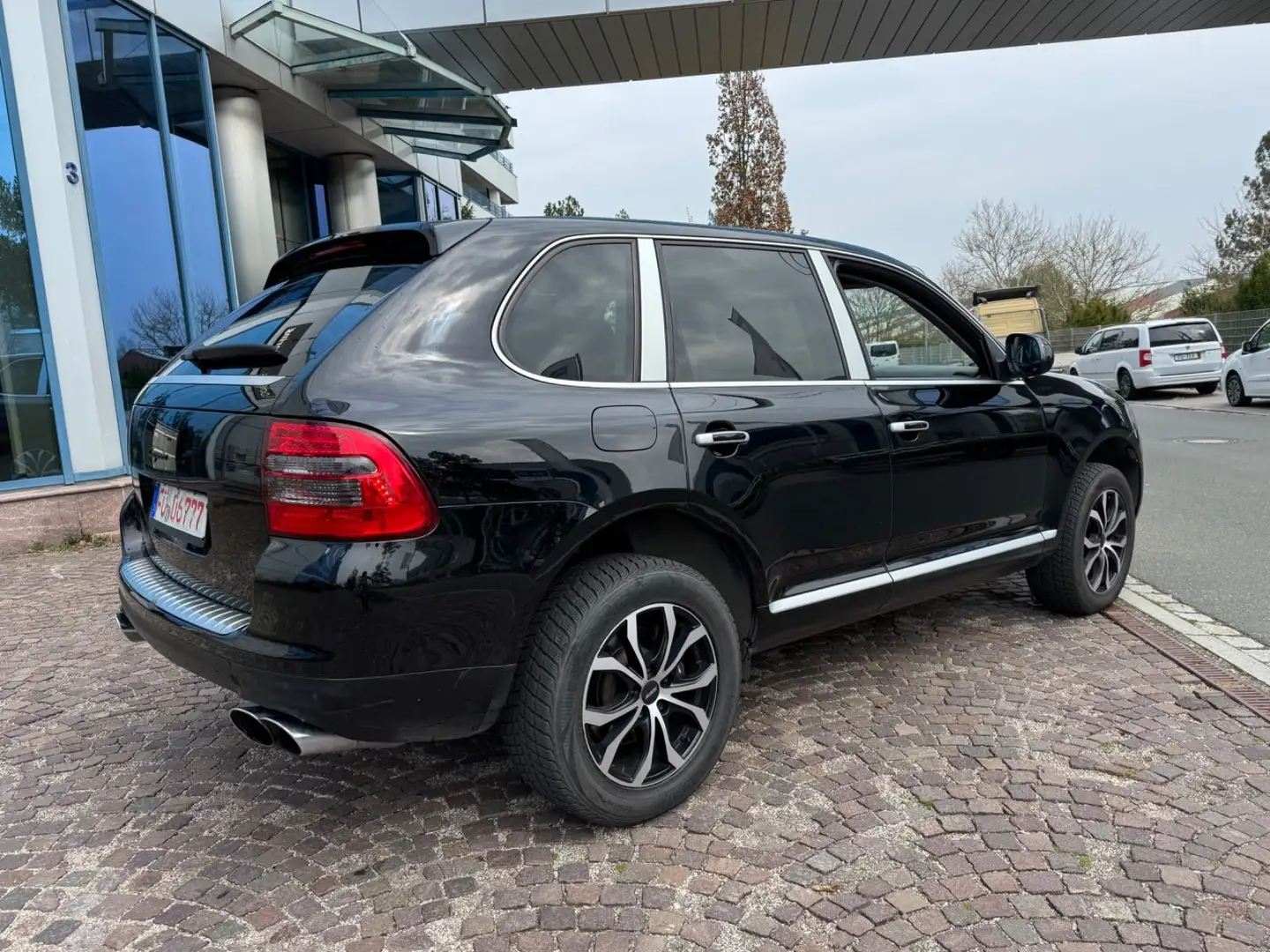 Porsche Cayenne 3.2 V6 Tiptronic 184K Allrad AHK Xen Pan Чорний - 2