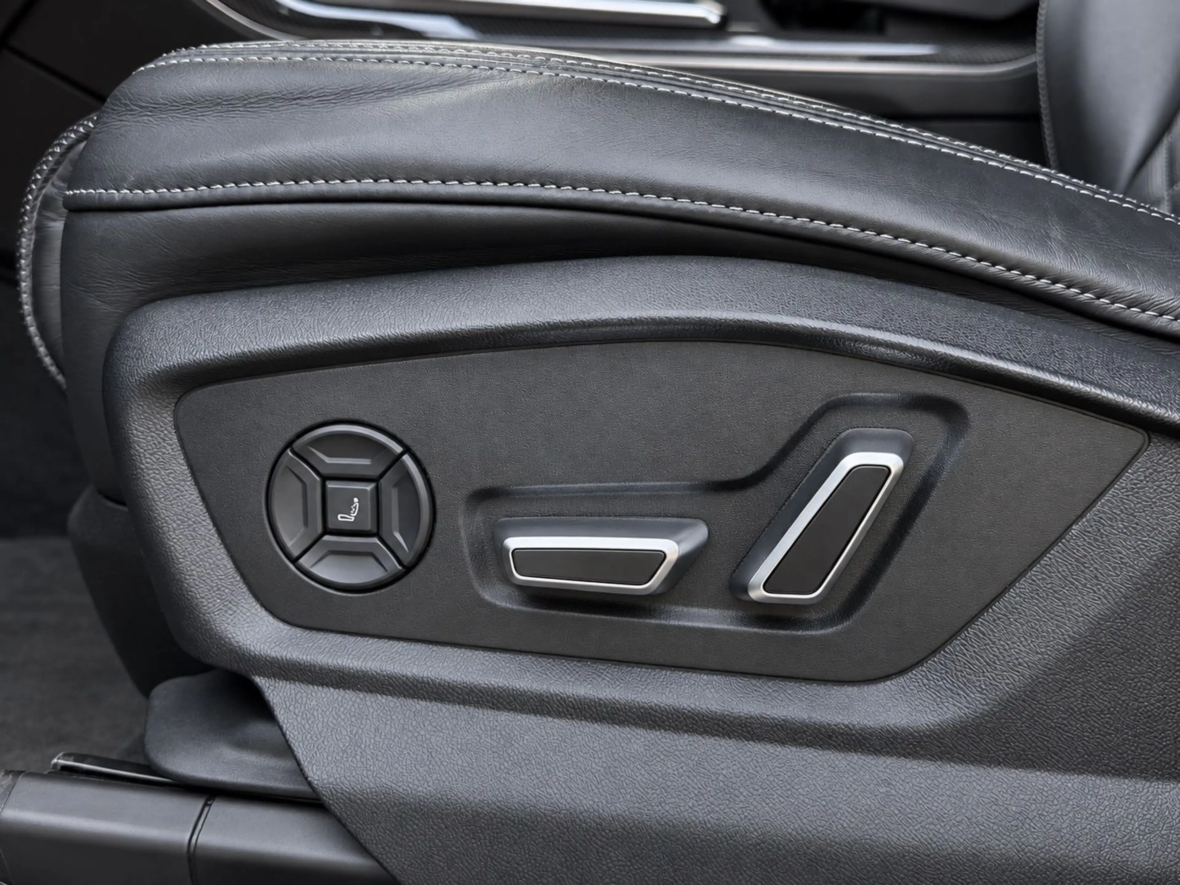 Audi Q7 50 TDI quattro competition plus*S-Line Plus* — photo 13