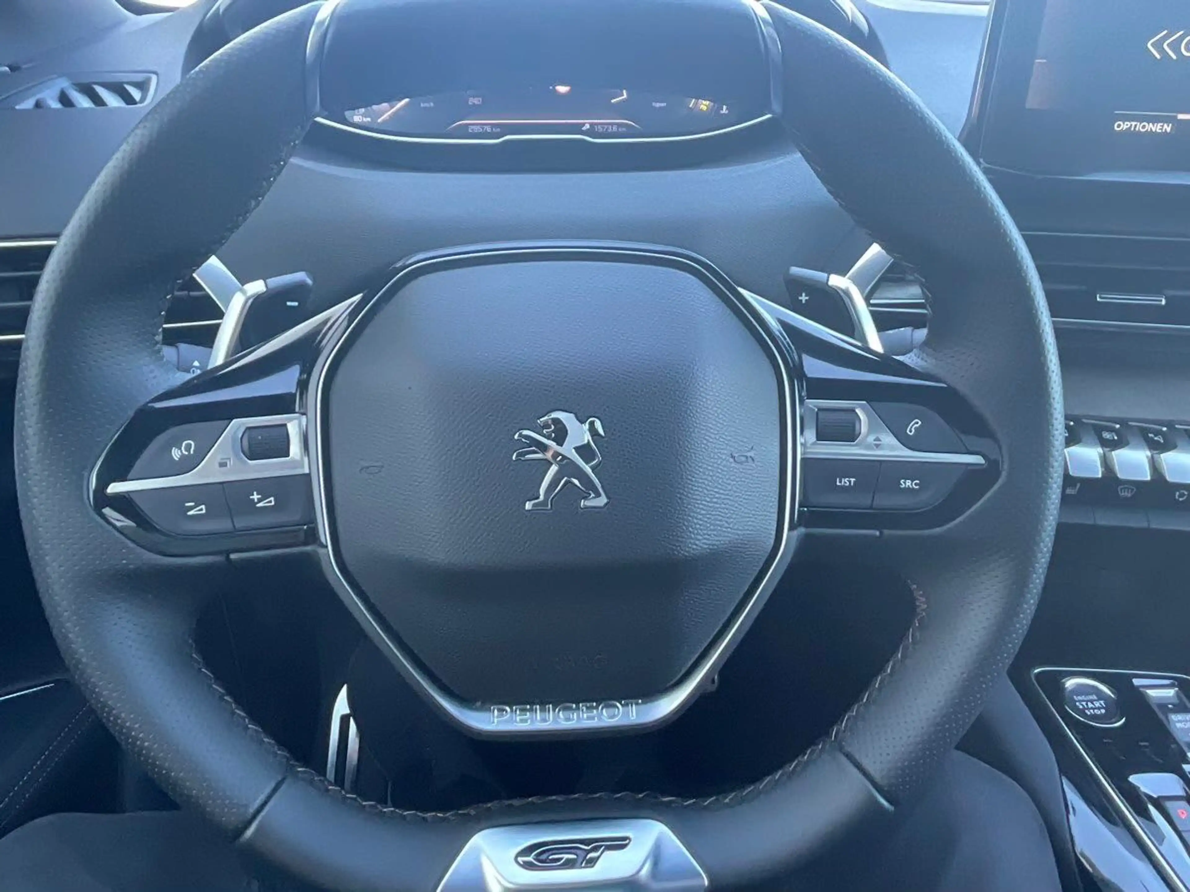 Peugeot 5008 GT Line 1.2 Hybrid GT — photo 15