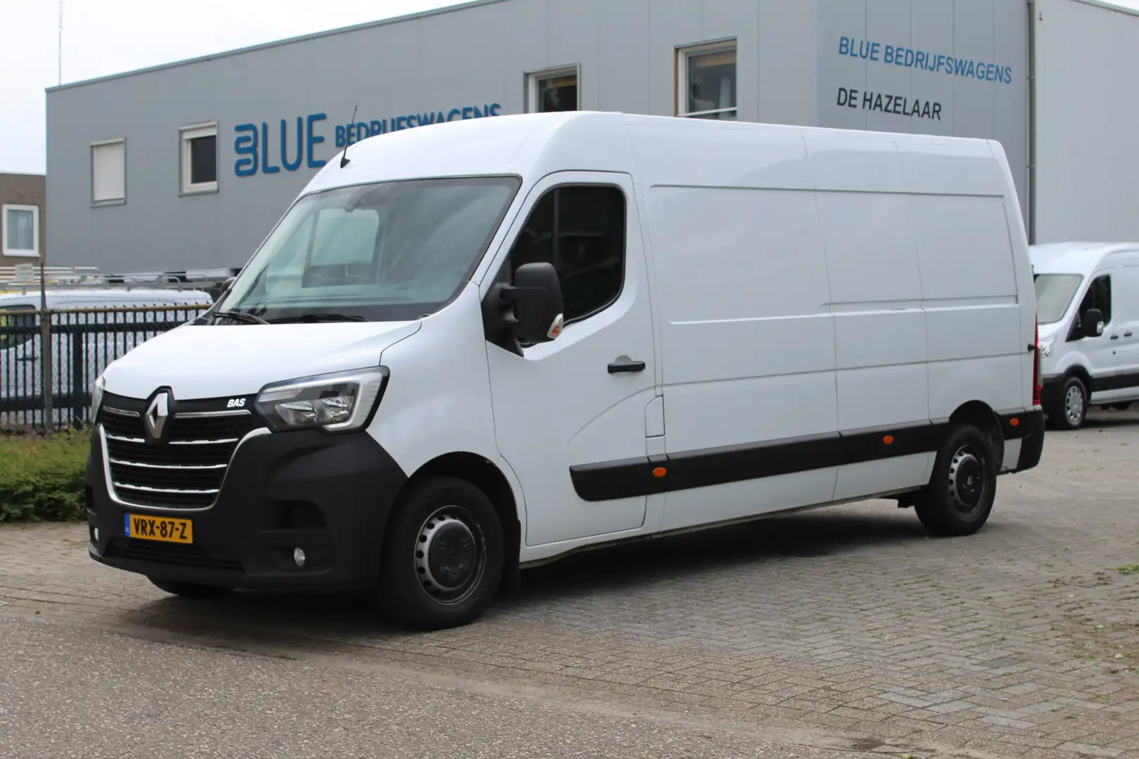 Renault Master T35 2.3 dCi 150PK E6 Automaat L3H2 Red Edition ✓op Wit - 1
