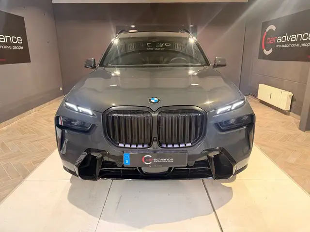 BMW X7 xDrive40d M Sport Pro "22" *FULL OPTION*