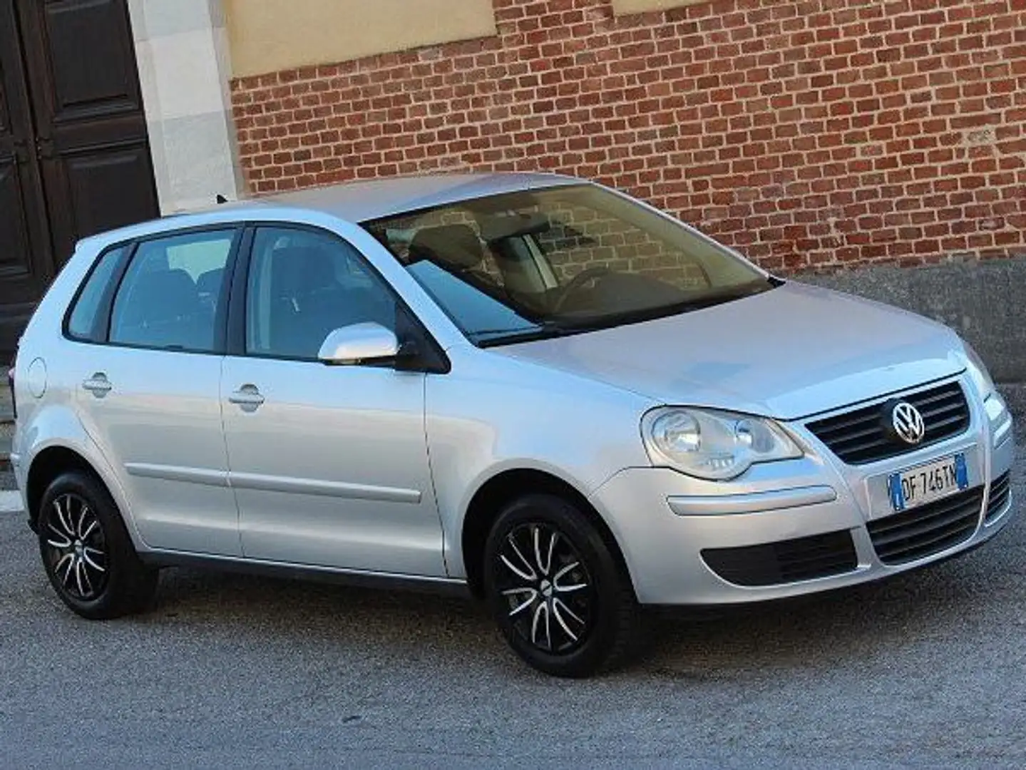 Volkswagen Polo 5p 1.2 COMFORTLINE UNICA PROP CLIMA GOMME NUOVE Argento - 1