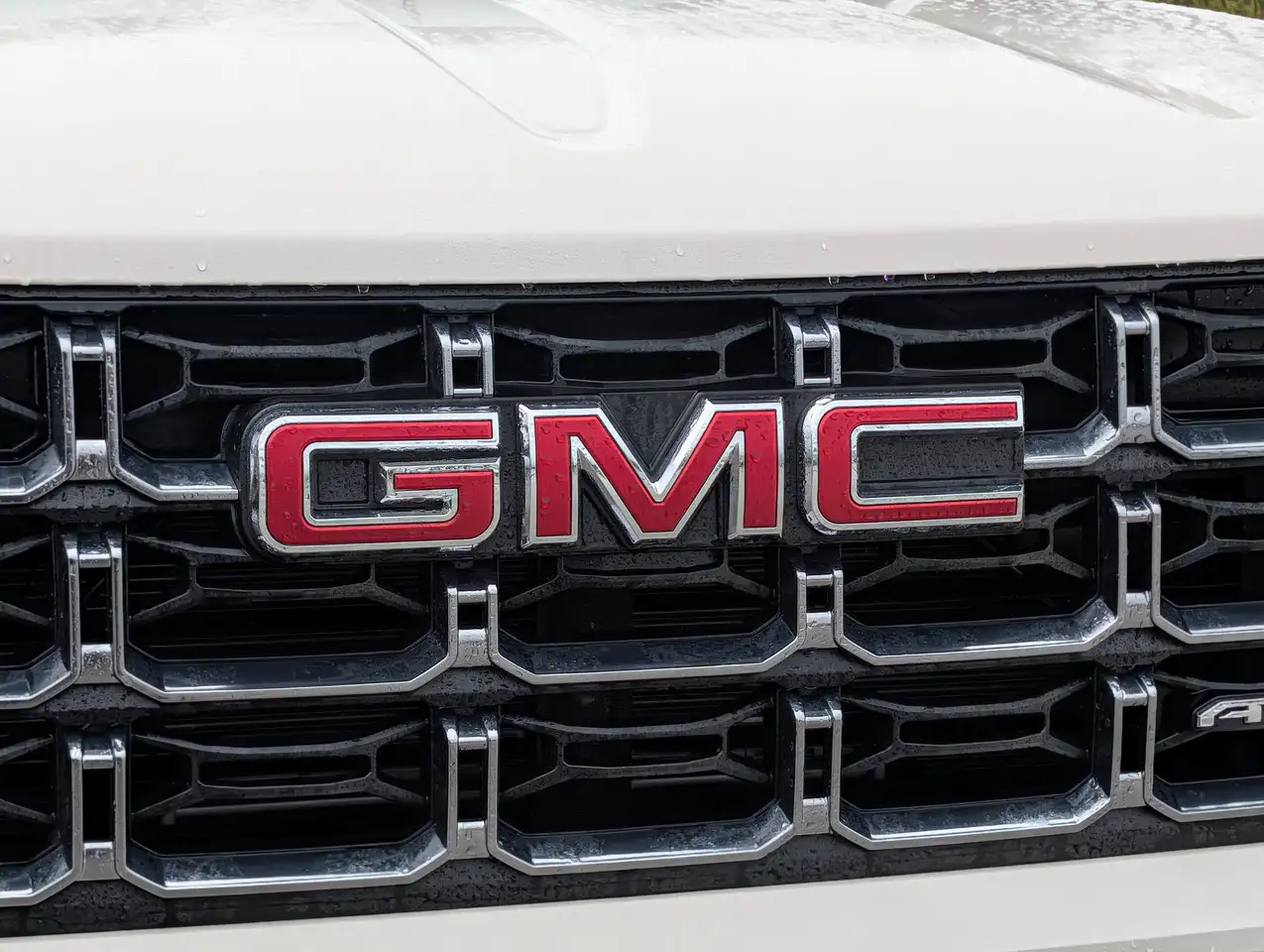 GMC Canyon снимка GMC Canyon