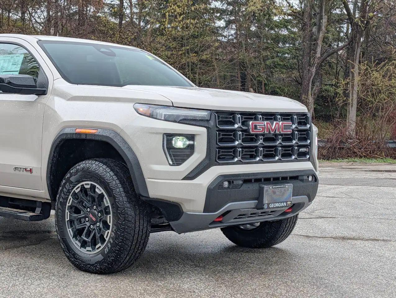 GMC Canyon снимка GMC Canyon