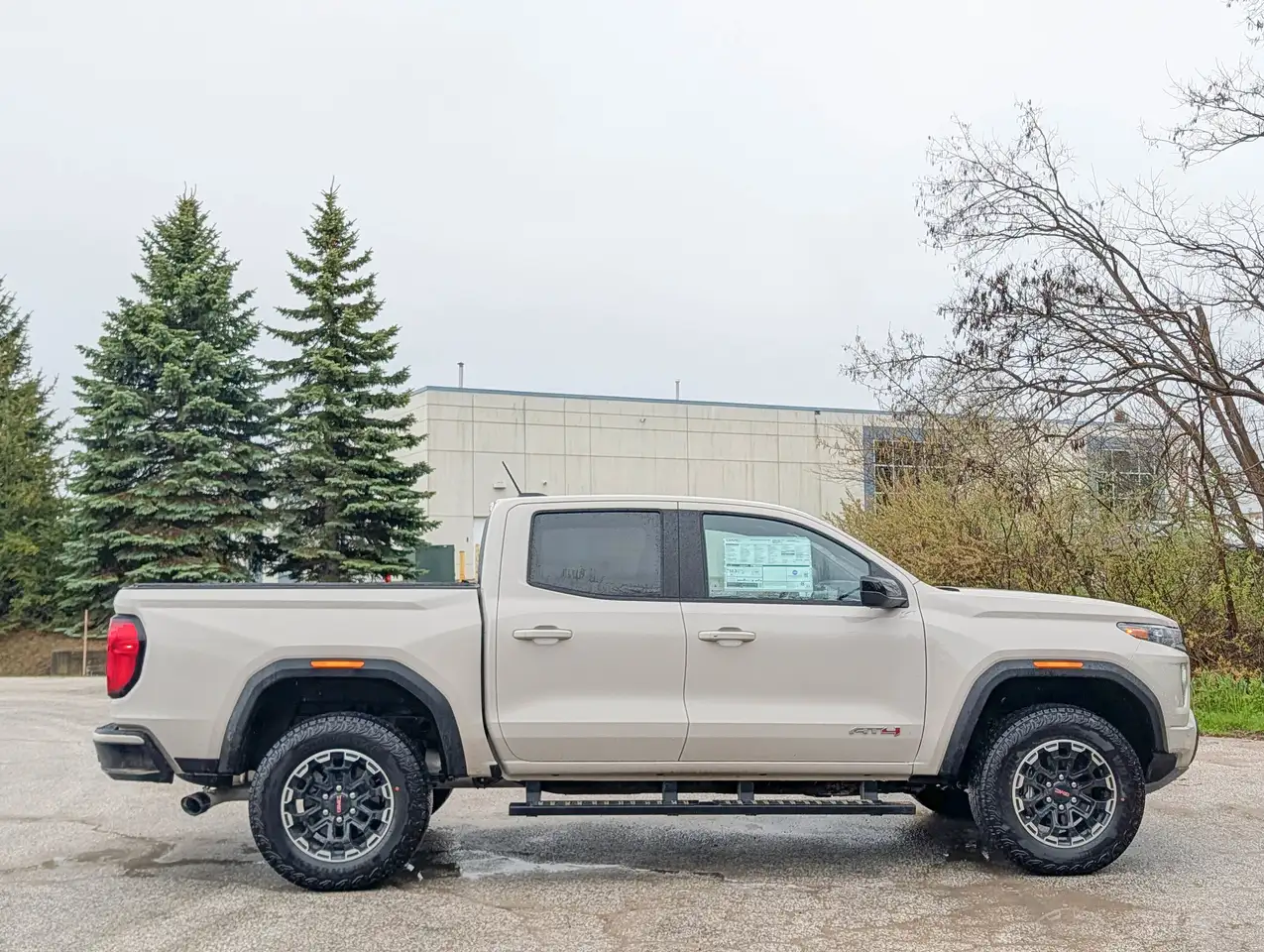 GMC Canyon снимка GMC Canyon