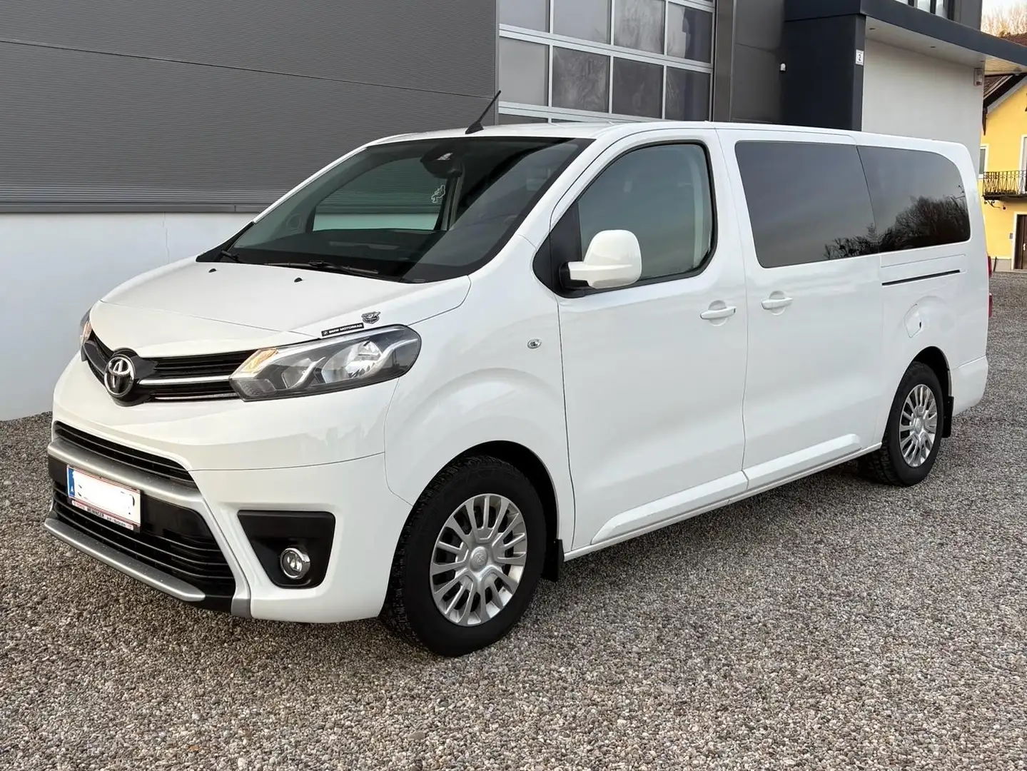 Toyota Proace Proace Verso 2,0 D-4D 145 Lang Shuttle Shuttle Weiß - 2