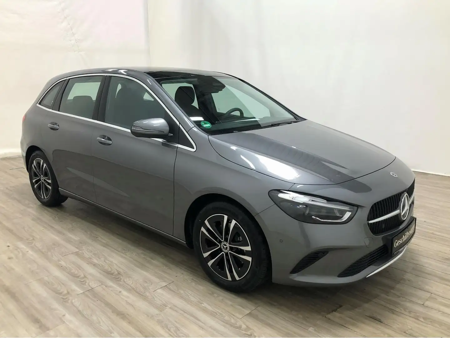 Mercedes-Benz B 200 Progressive MULTIBEAM*Kamera*Pano*AHK*Navi Grau - 2