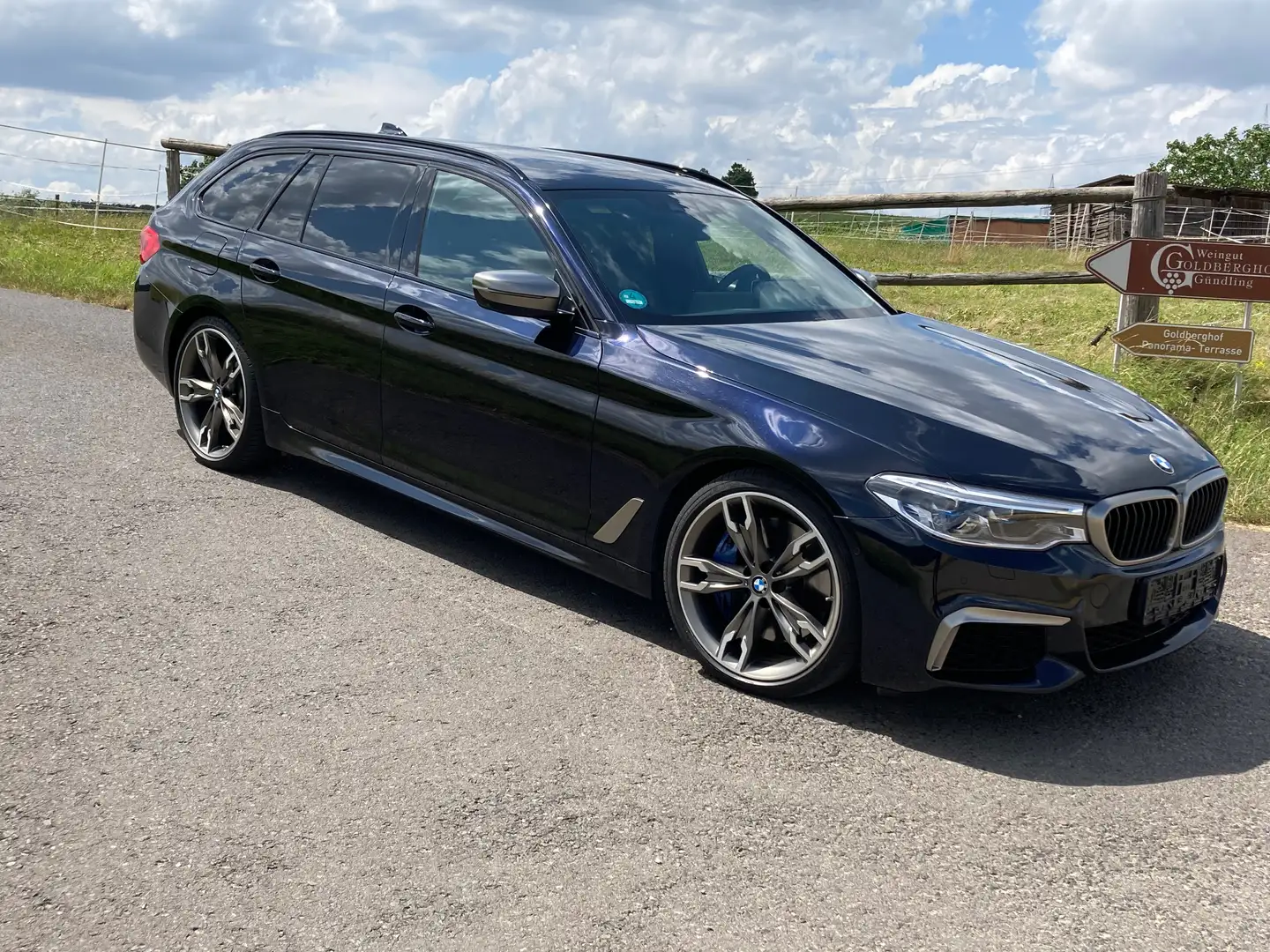 BMW M550 M550 d xDrive Individual 1.Hand Schwarz - 1