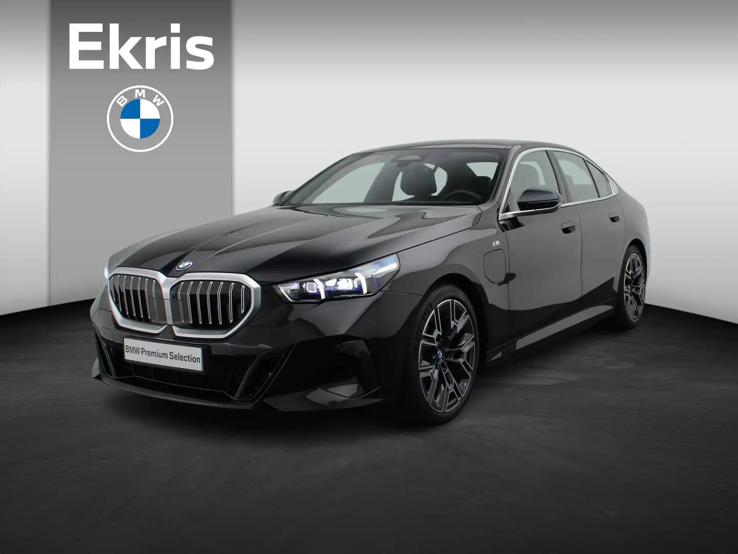 BMW 530 5 Serie Sedan 530e M Sportpakket | Innovation Pack Zwart - 1