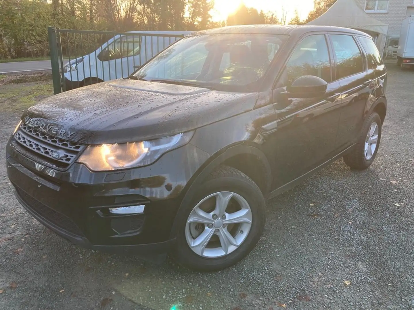 Land Rover Discovery Sport 2,0 TD4  20.537 + TVA/BTW Automatique Noir - 1