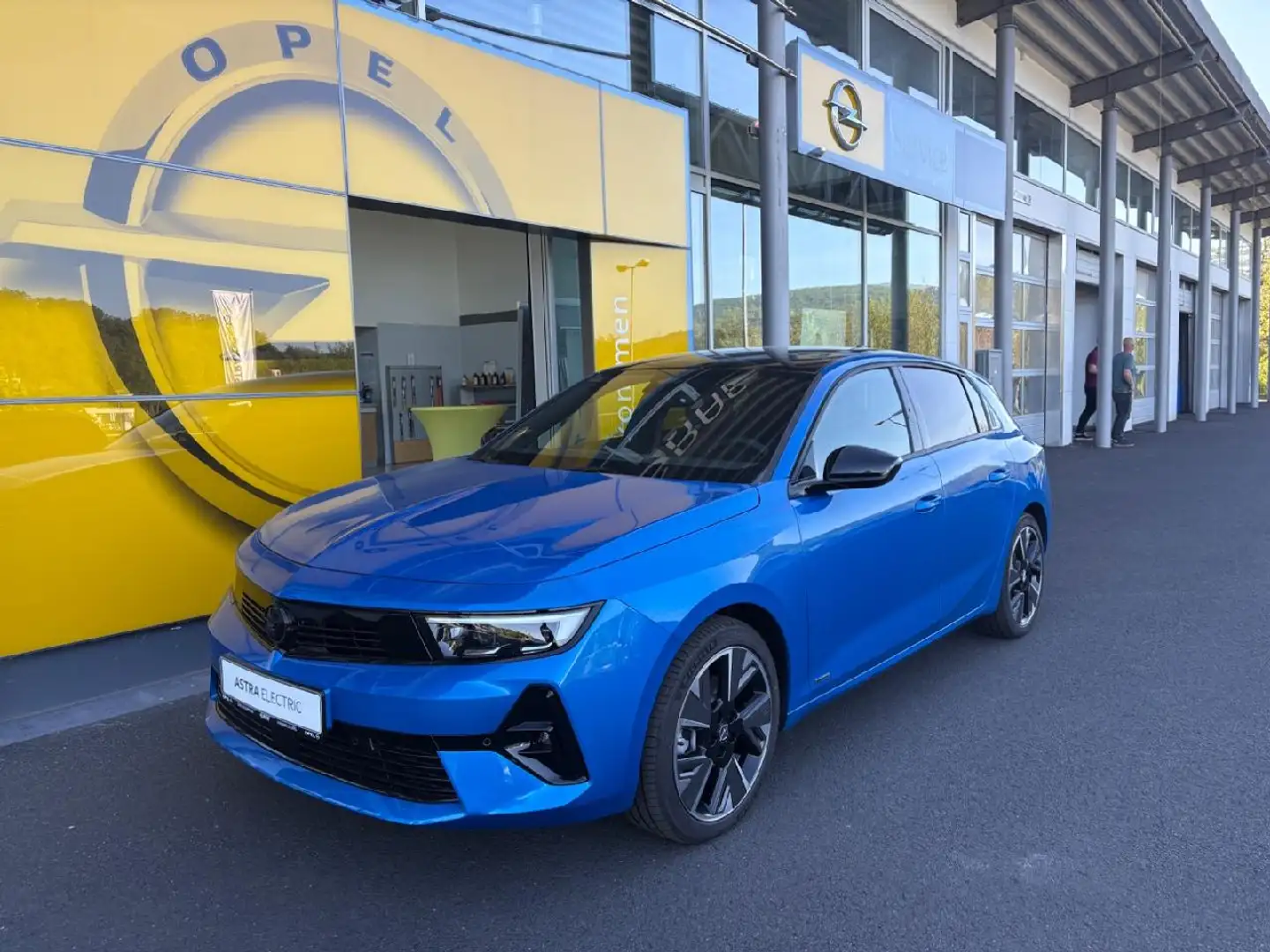 Opel Astra Electric GS Blau - 1