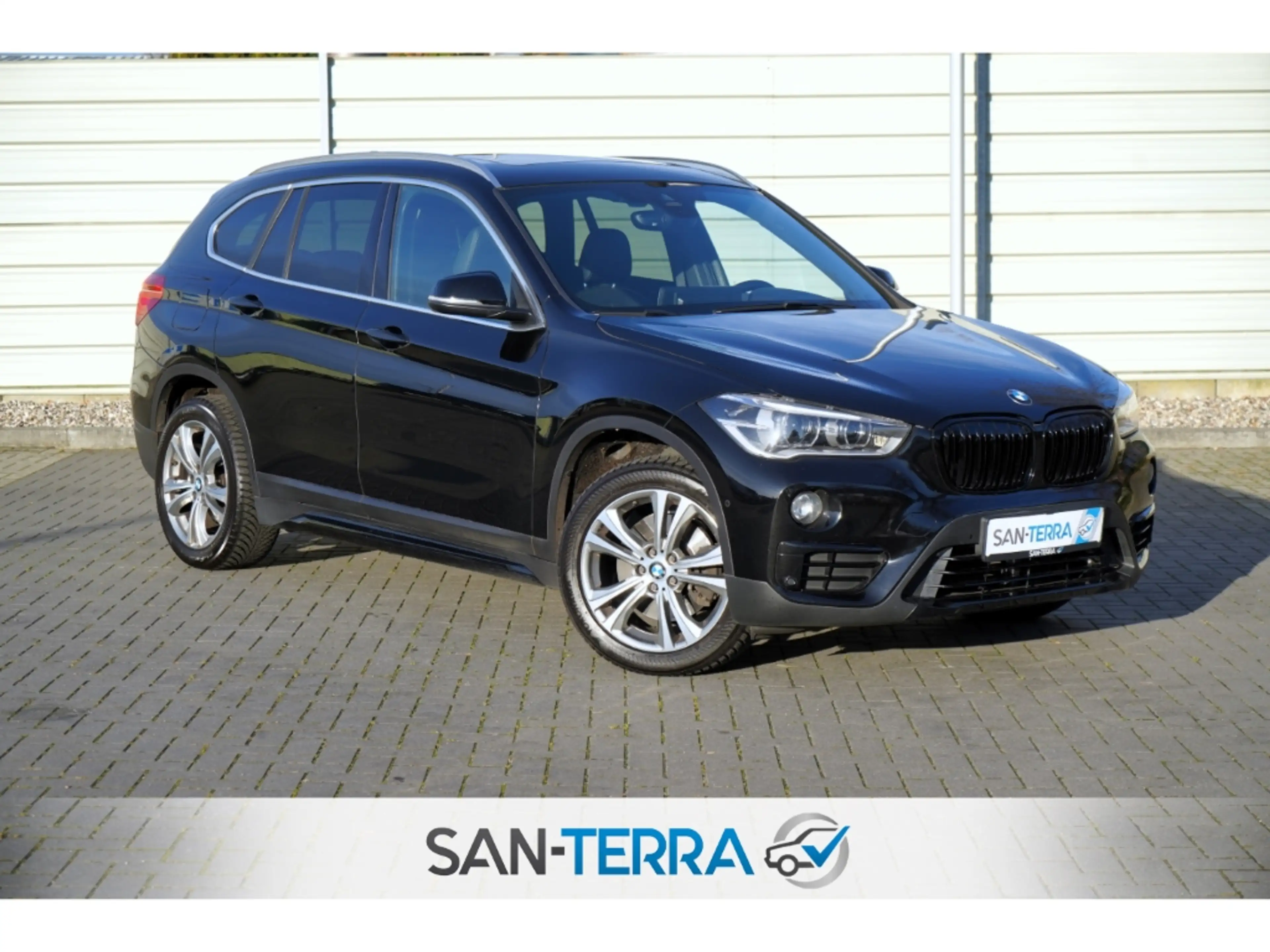 BMW X1 xDRIVE 20 D SPORT LINE LEDER*PANO*SHZ*KLIMAAUT*MUL