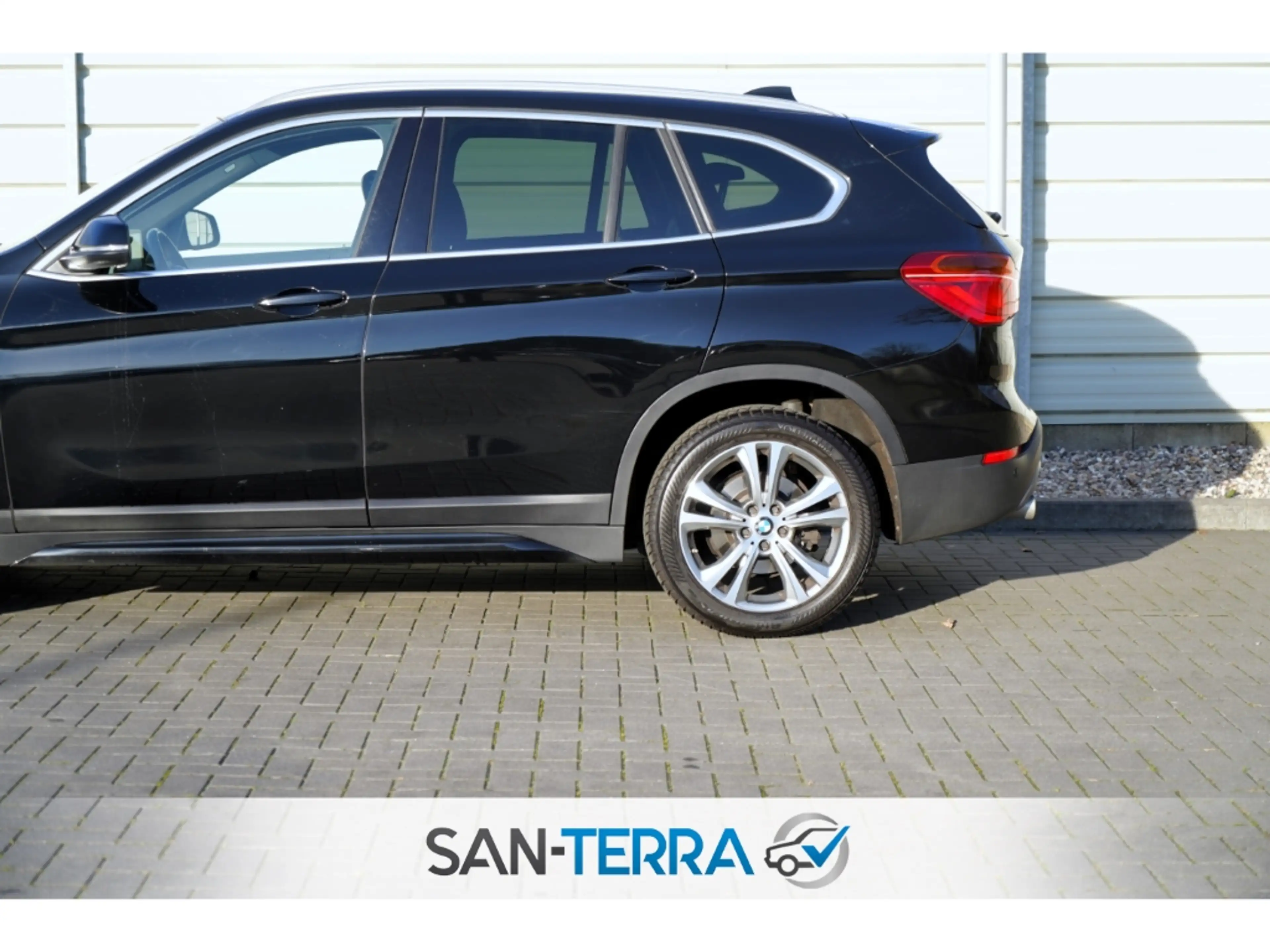 BMW X1 xDRIVE 20 D SPORT LINE LEDER*PANO*SHZ*KLIMAAUT*MUL — photo 8